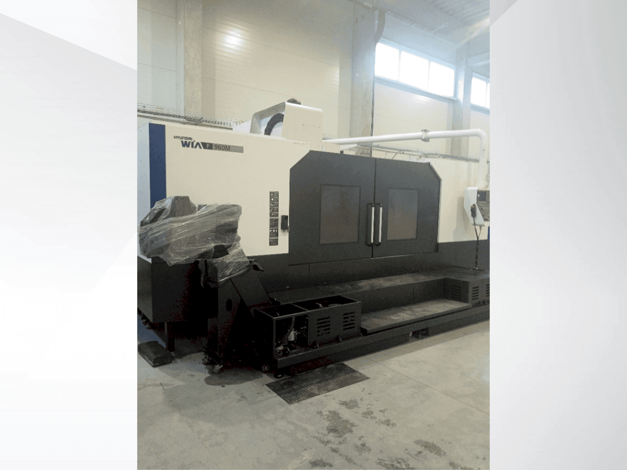 Vooraanzicht  van Hyundai Wia F 960M  machine