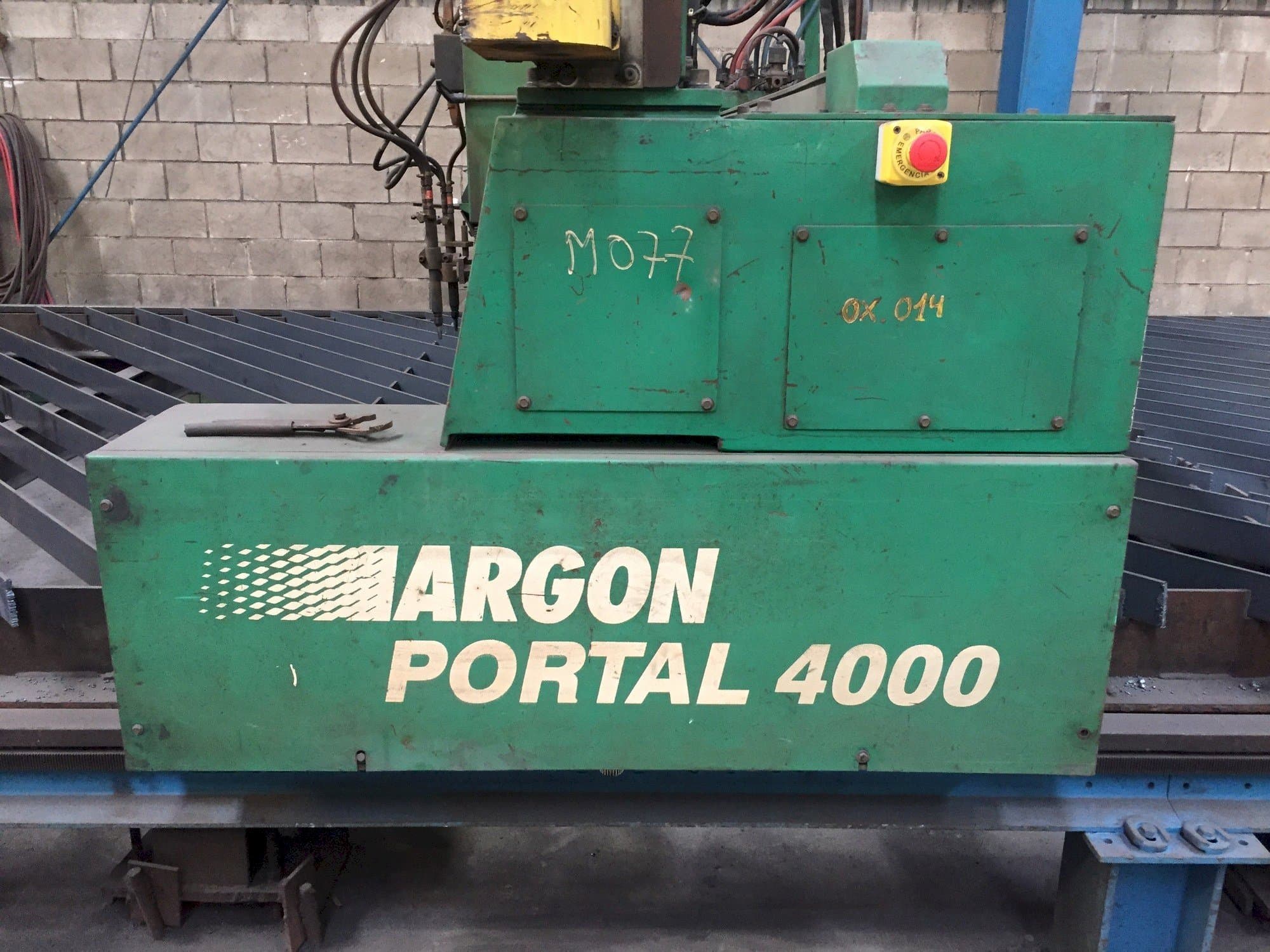 Vooraanzicht  van ARGON PORTAL 4000  machine