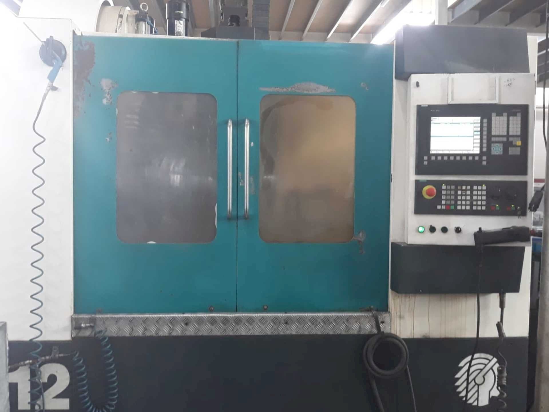 Vooraanzicht  van Huron VX12  machine