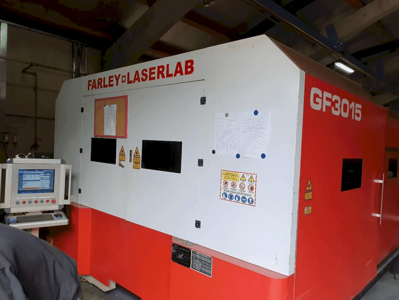Vooraanzicht  van Farley Laserlab Ht Gf 3015 Fiber  machine