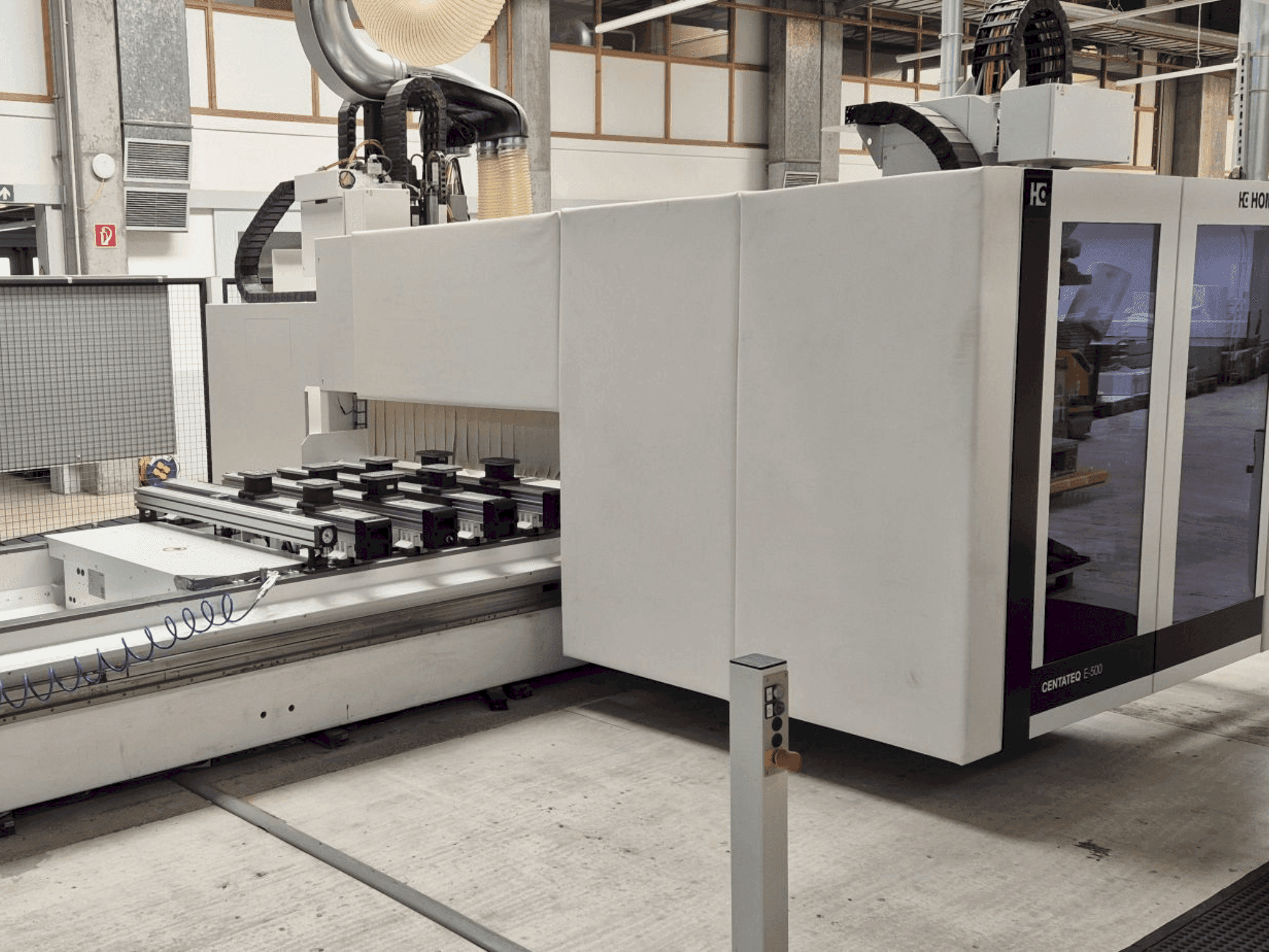 Vooraanzicht  van HOMAG CENTATEQ E-500  machine