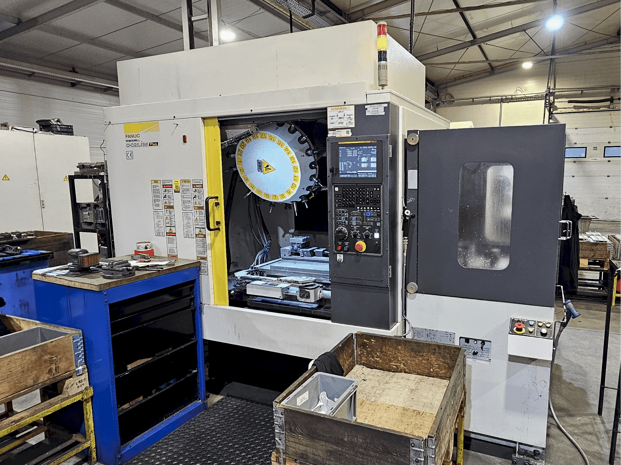 Vooraanzicht  van FANUC Robodrill α-D21L iB 5 Plus  machine