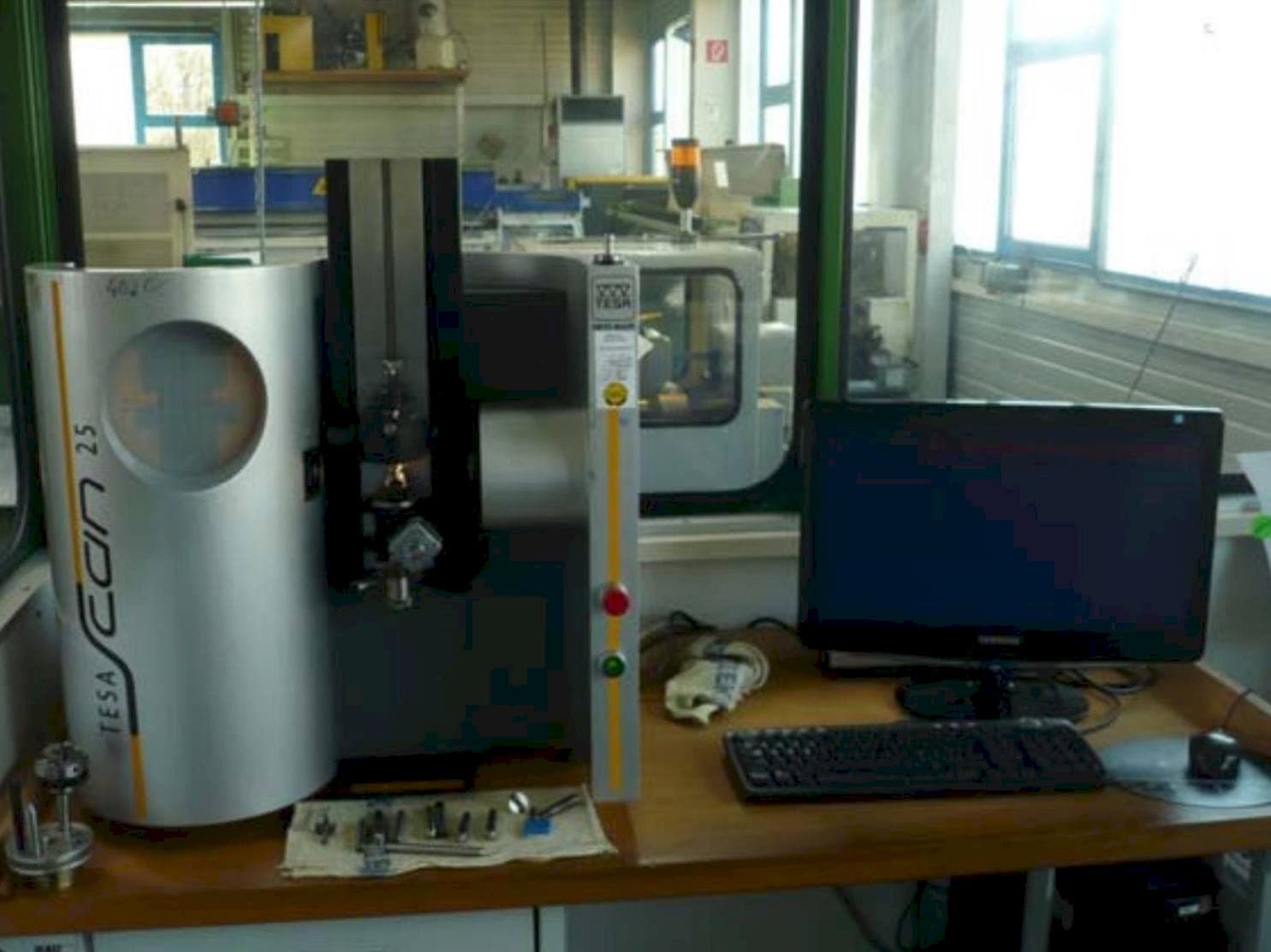 Vooraanzicht  van TESA Scan 25  machine