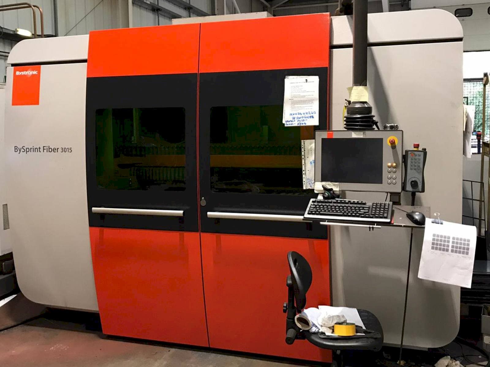 Vooraanzicht  van Bystronic BySprint Fiber 3015  machine