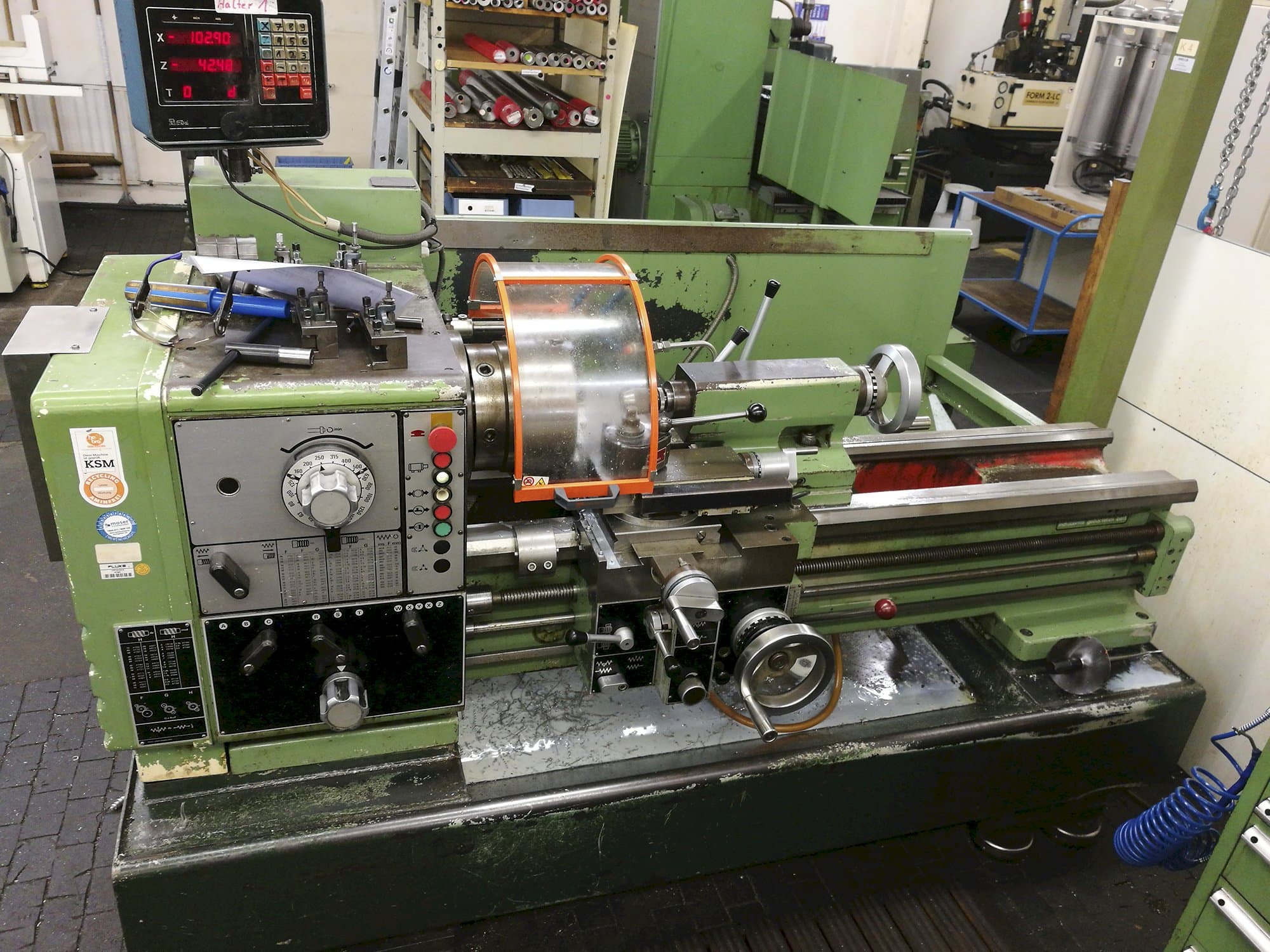 Vooraanzicht  van Harrison M400 machine