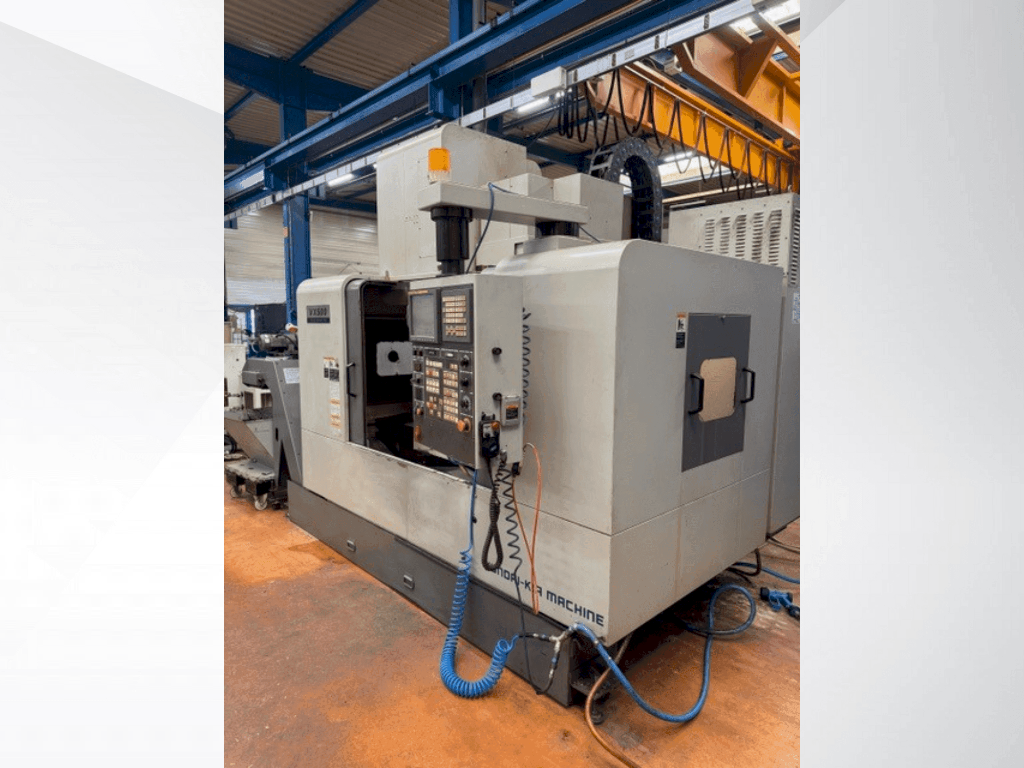 Vooraanzicht  van HYUNDAI KIA VX500  machine