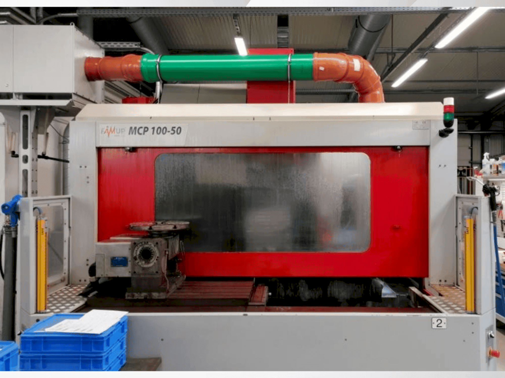 Vooraanzicht  van EMCO FamUp MCP 100-50  machine