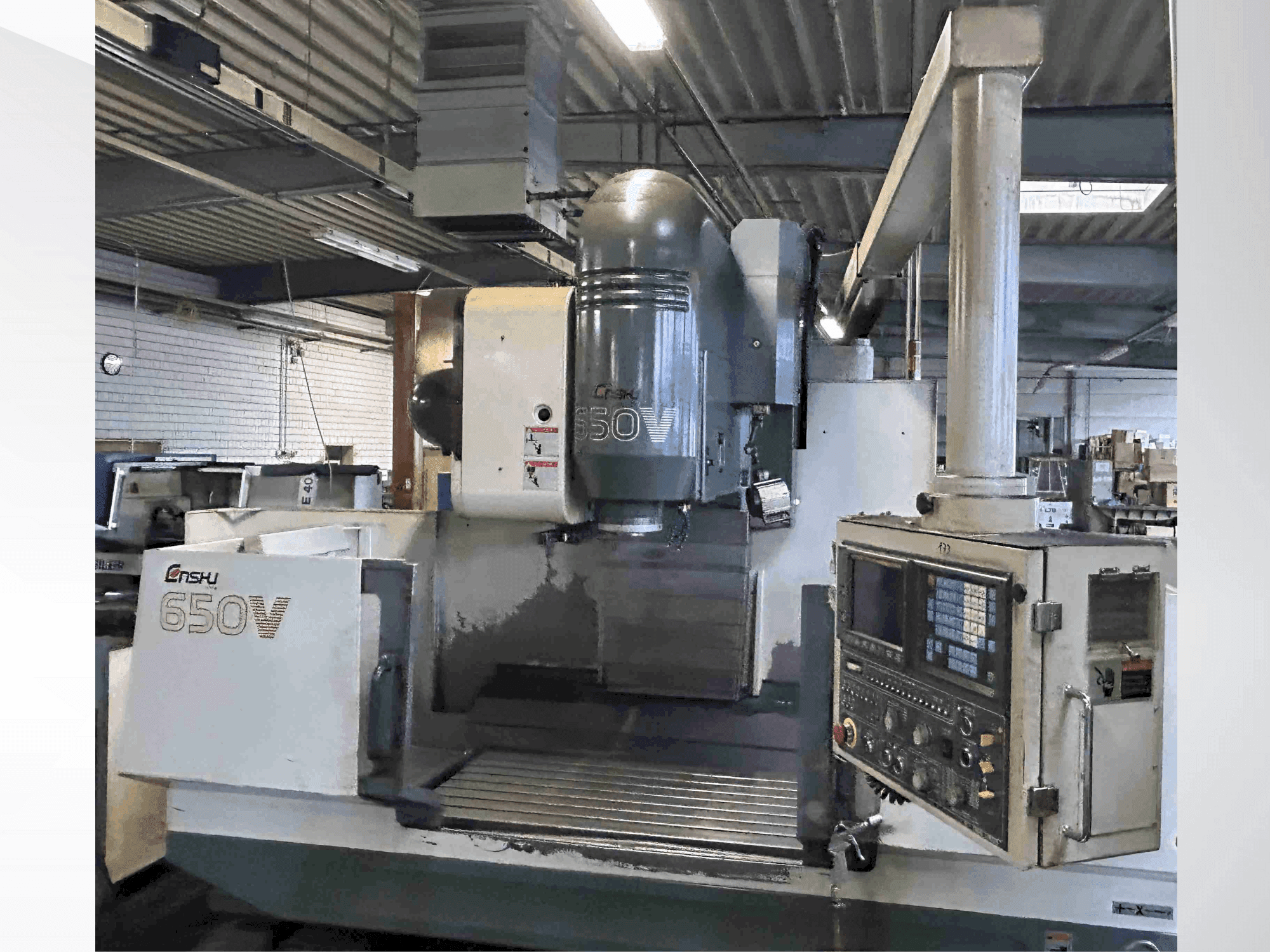 Vooraanzicht  van Enshu 650 V  machine