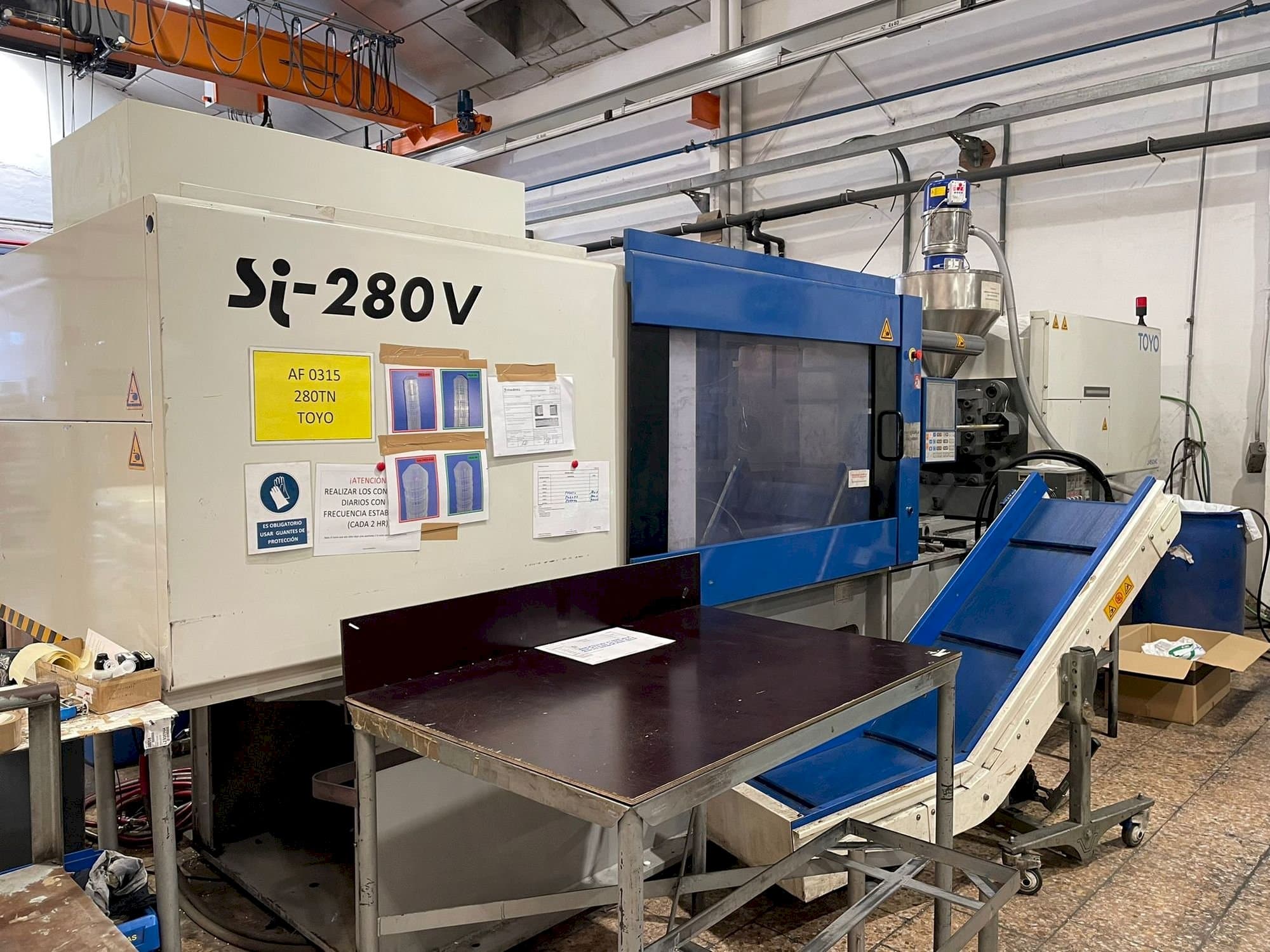 Vooraanzicht  van Toyo Si-280-V  machine