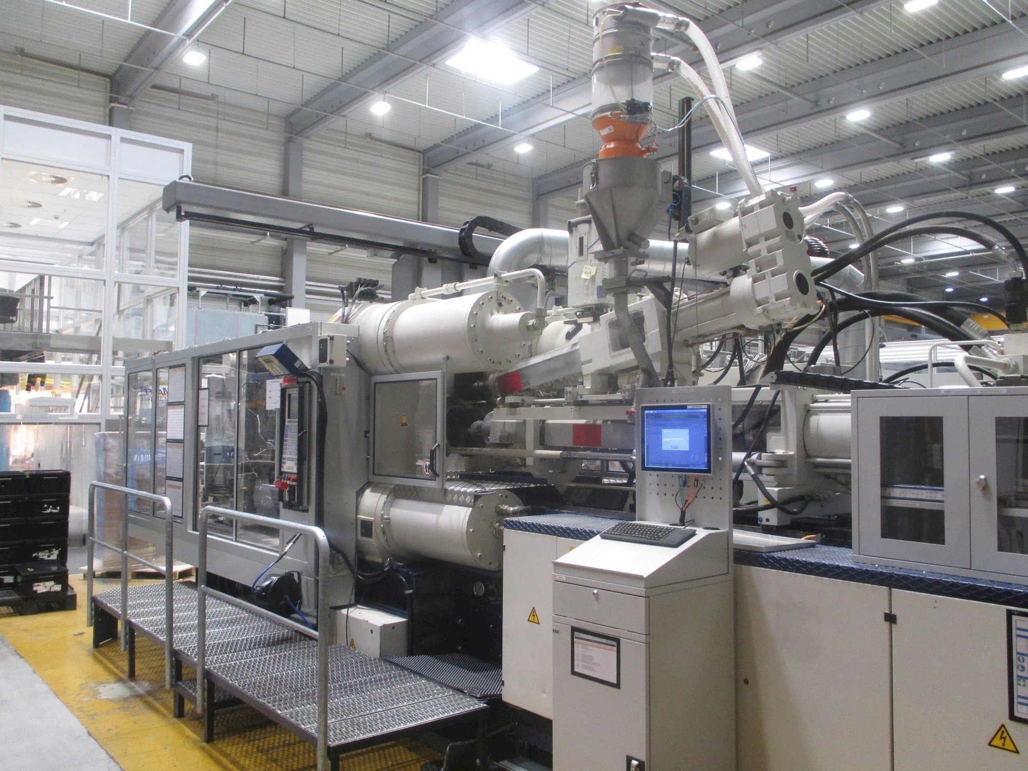 Vooraanzicht van Krauss Maffei 575-1900-520-C2 machine