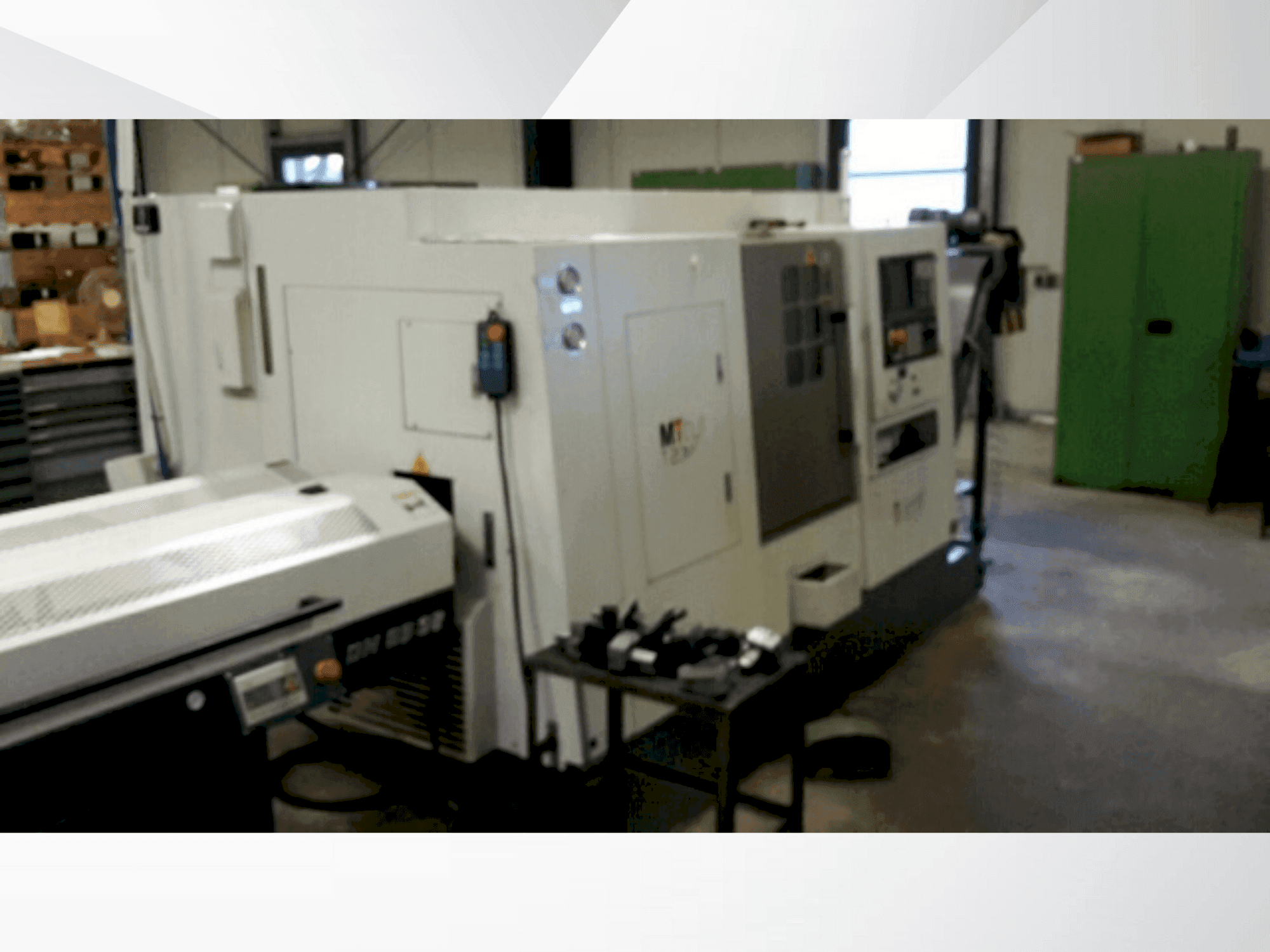 Vooraanzicht  van MTRent T20MC  machine