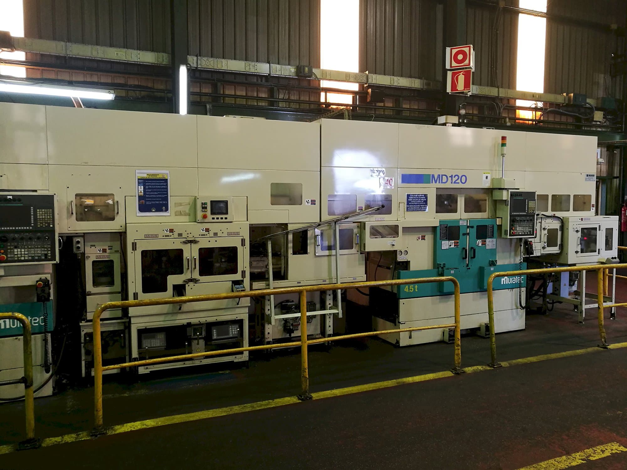 Vooraanzicht  van MURATA Muratec MD 120 machine