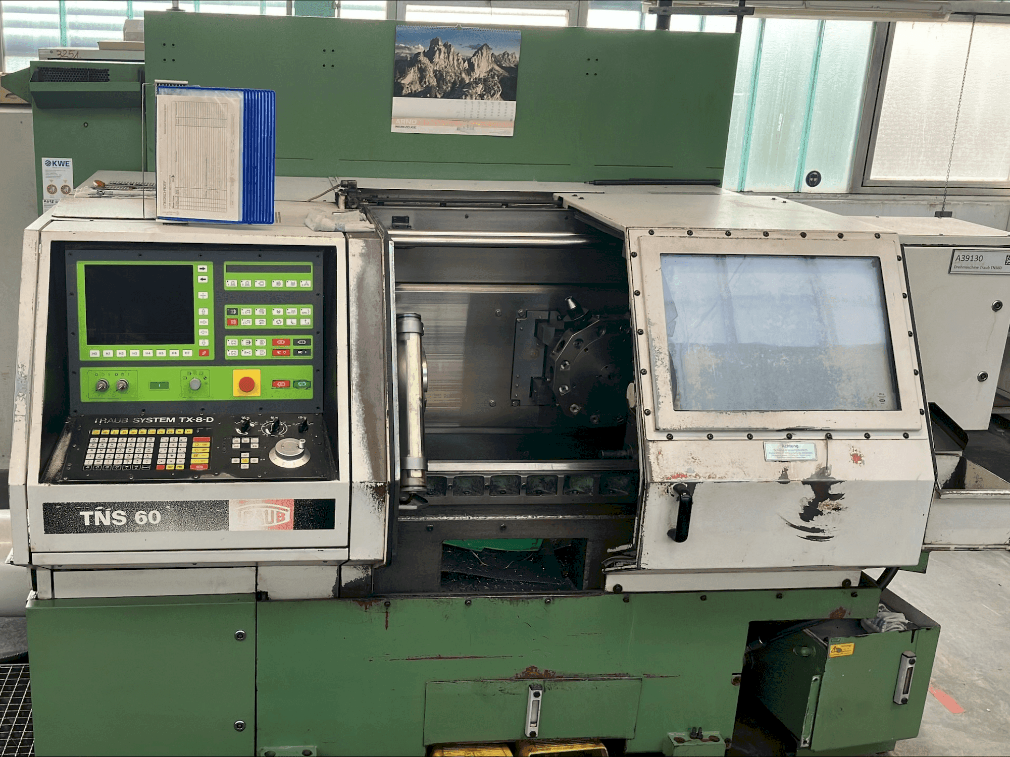 Vooraanzicht  van TRAUB TNS 60  machine