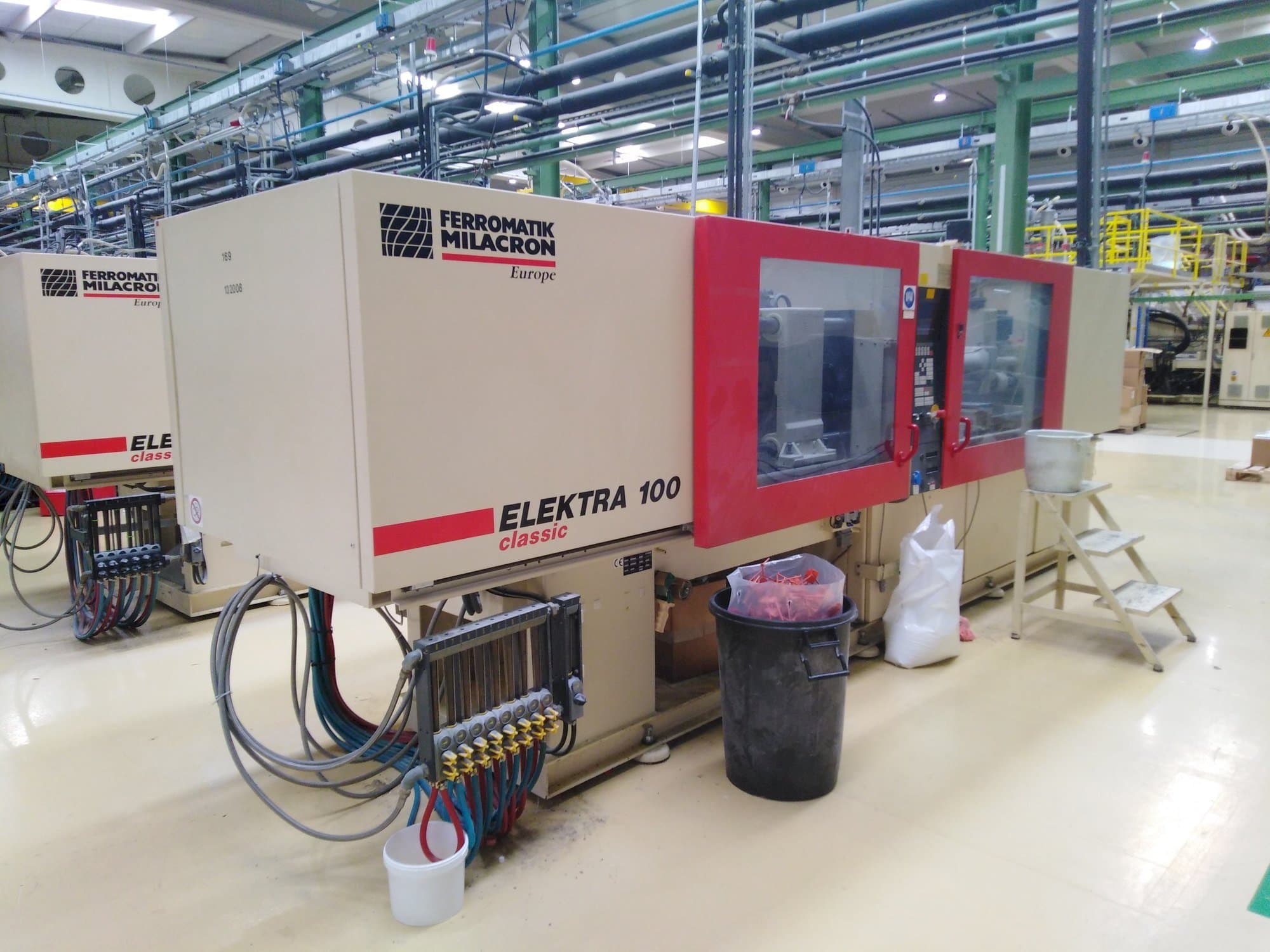 Vooraanzicht  van Ferromatik Electra 100  machine