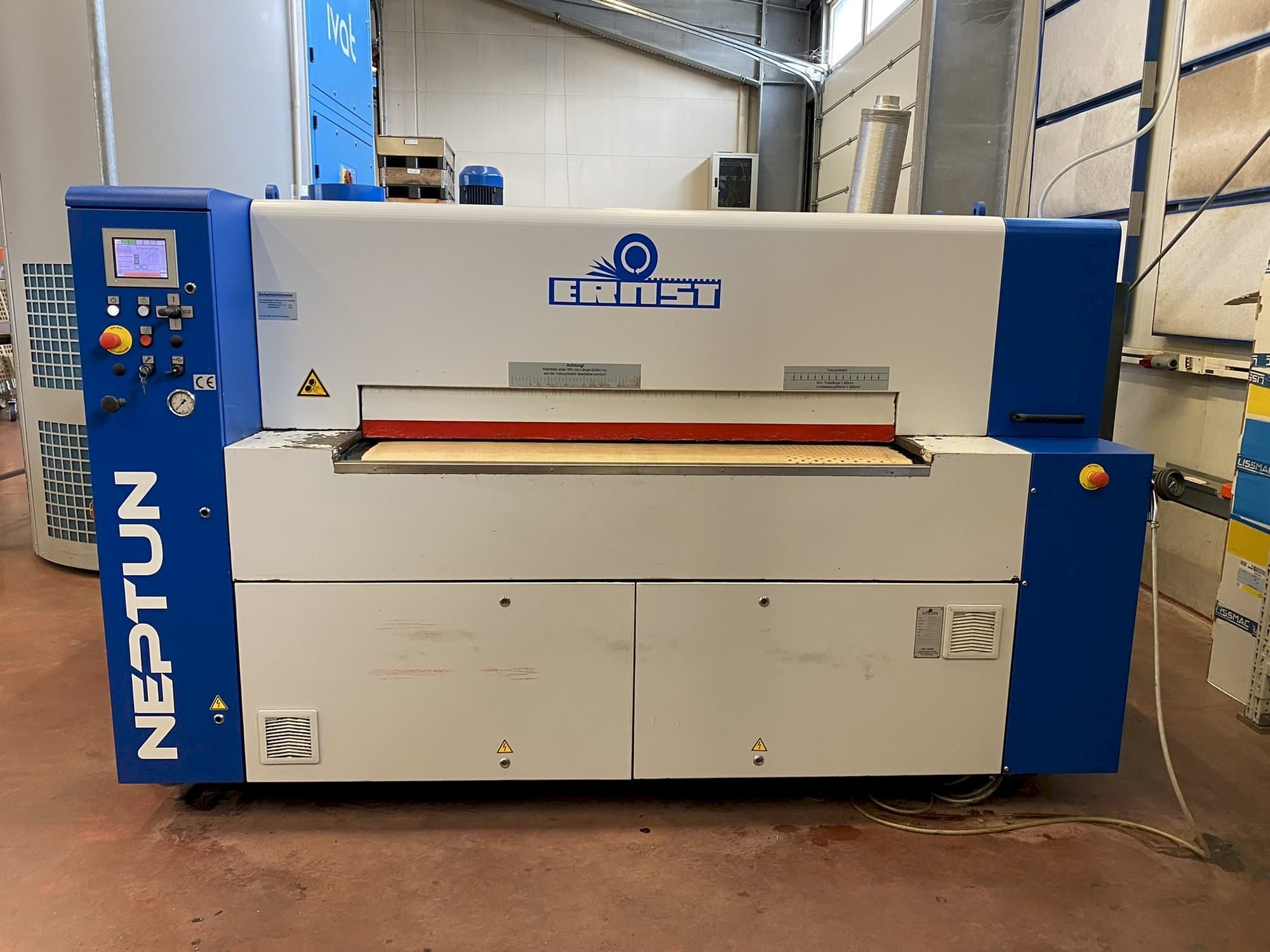 Vooraanzicht  van ERNST NEPTUN EB  machine