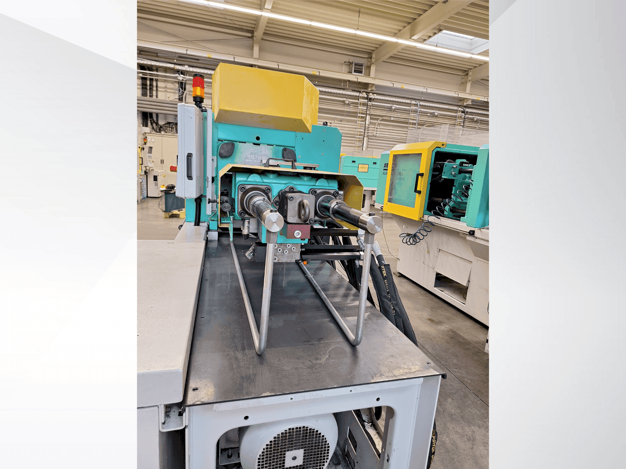 Vooraanzicht  van Arburg 370 S 600 - 170  machine