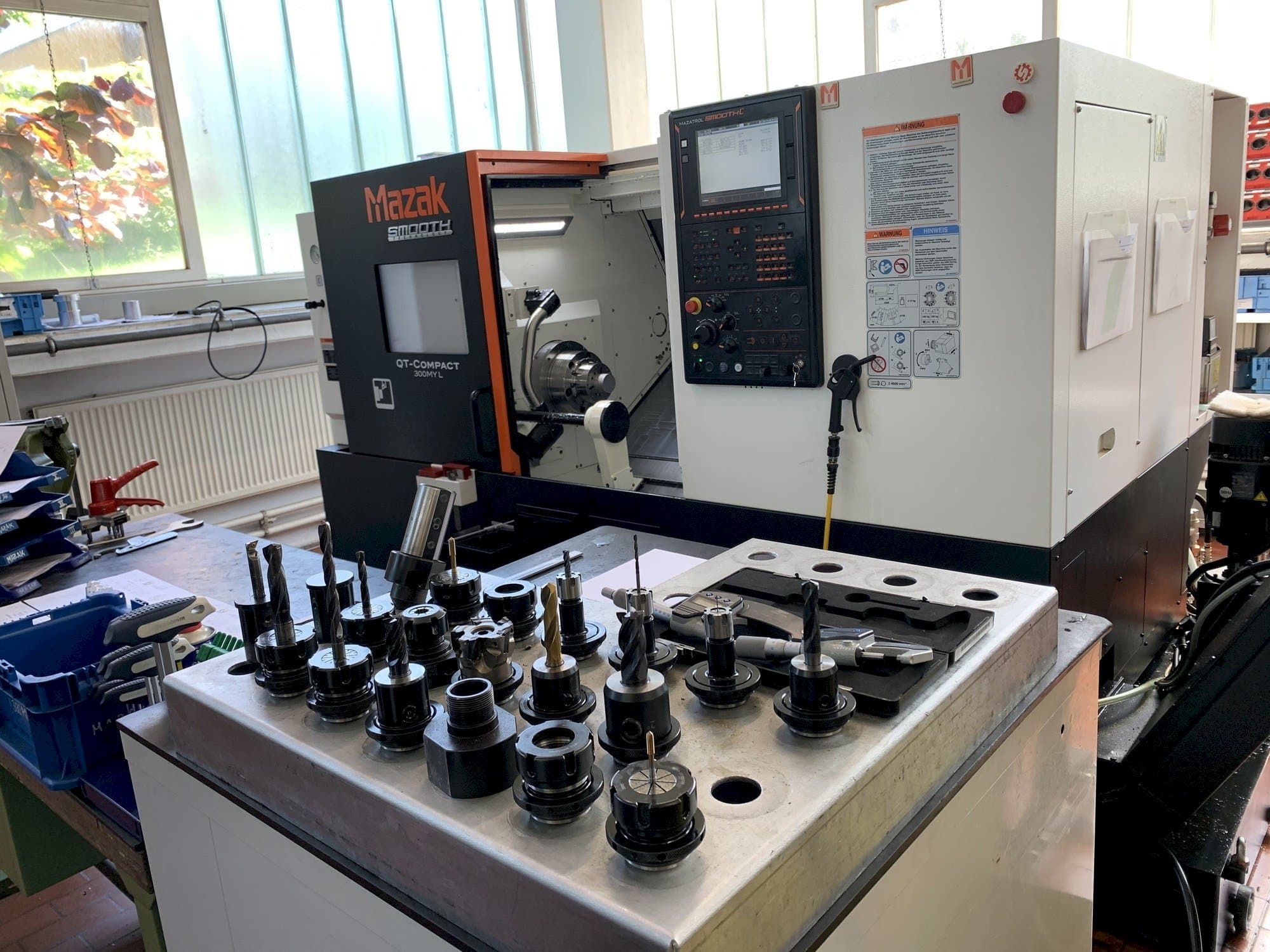 Vooraanzicht  van Mazak QTC 300MY L500  machine