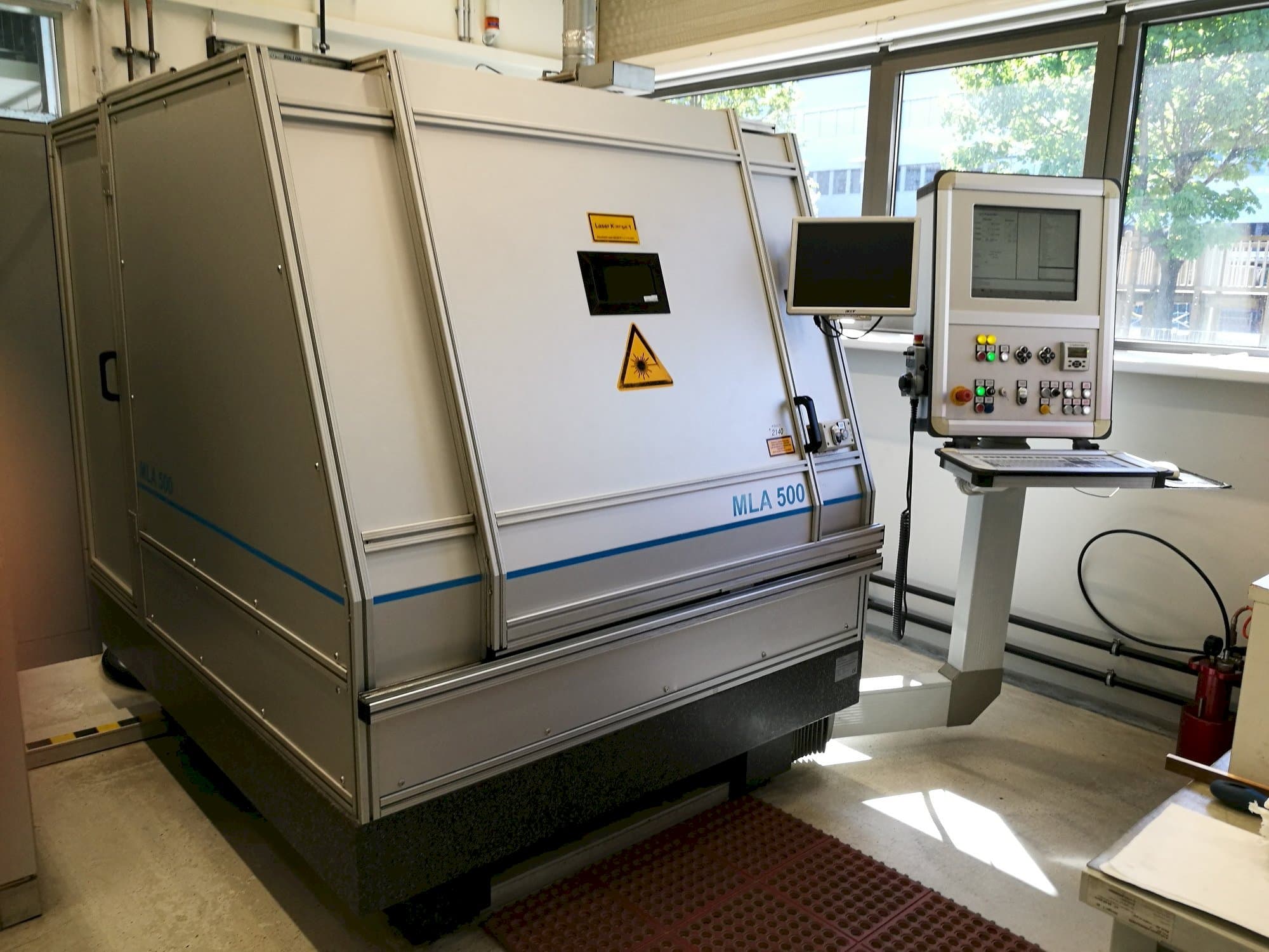 Vooraanzicht  van LLT APPLIKATION MLA 500  machine