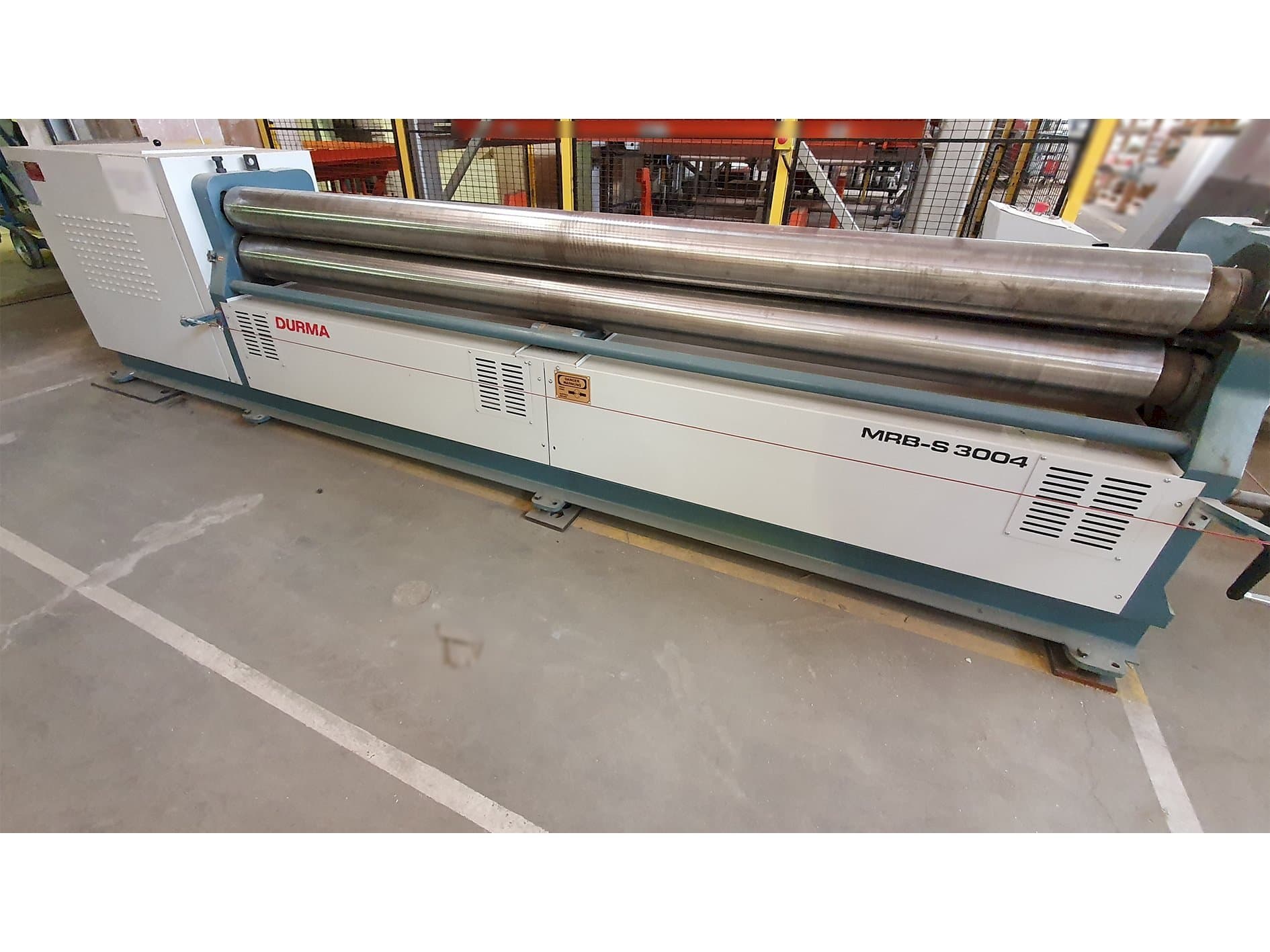 Vooraanzicht  van Durma MRB S 3004  machine