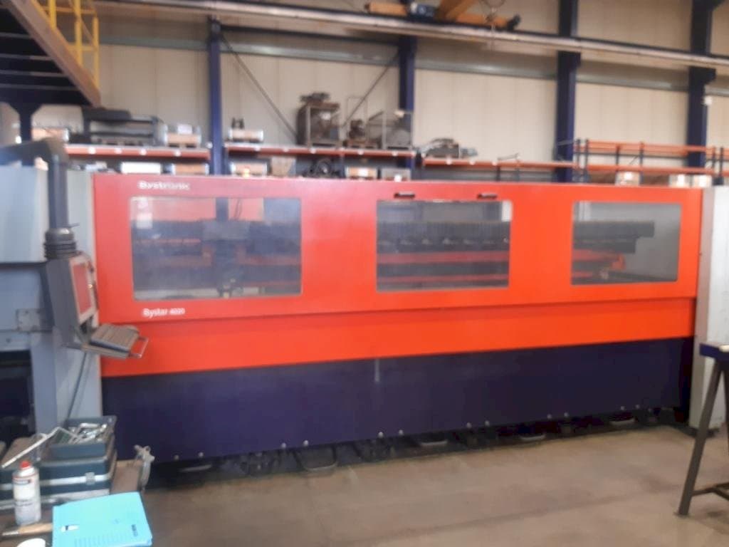 Vooraanzicht  van Bystronic Bystar 4020  machine