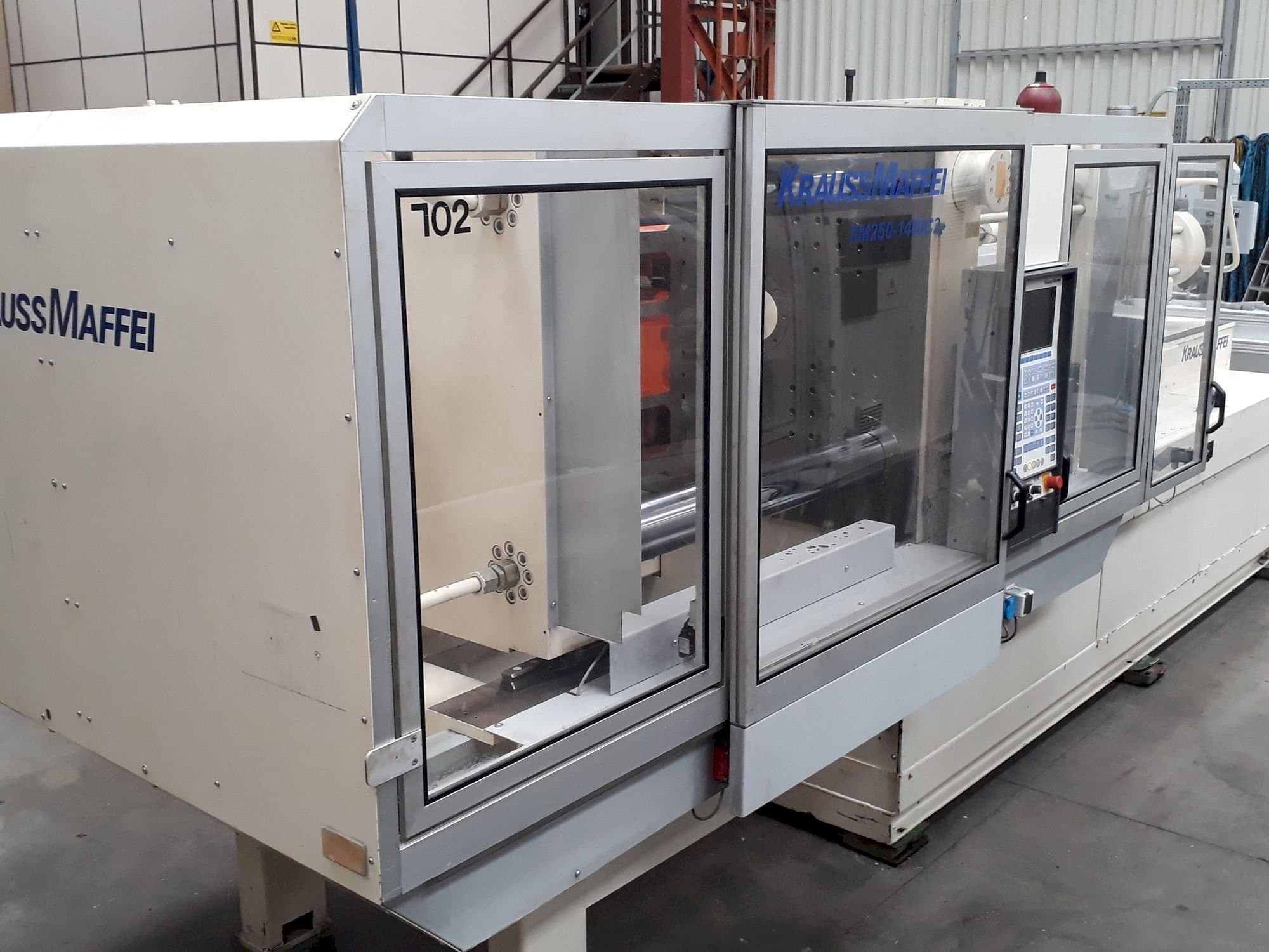 Vooraanzicht  van Krauss Maffei 250-1400 C2  machine