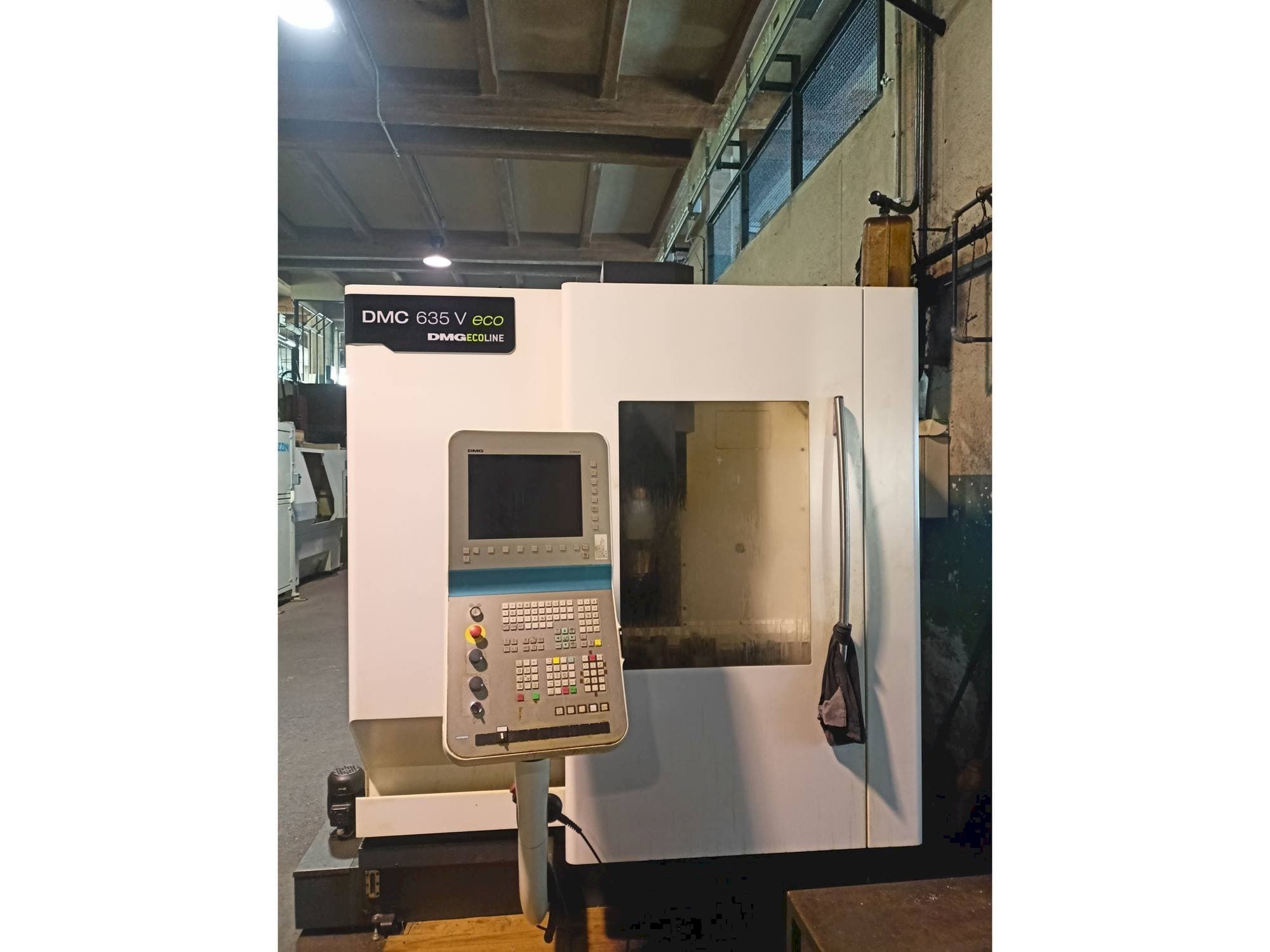 Vooraanzicht  van DMG DMC 635V Ecoline  machine