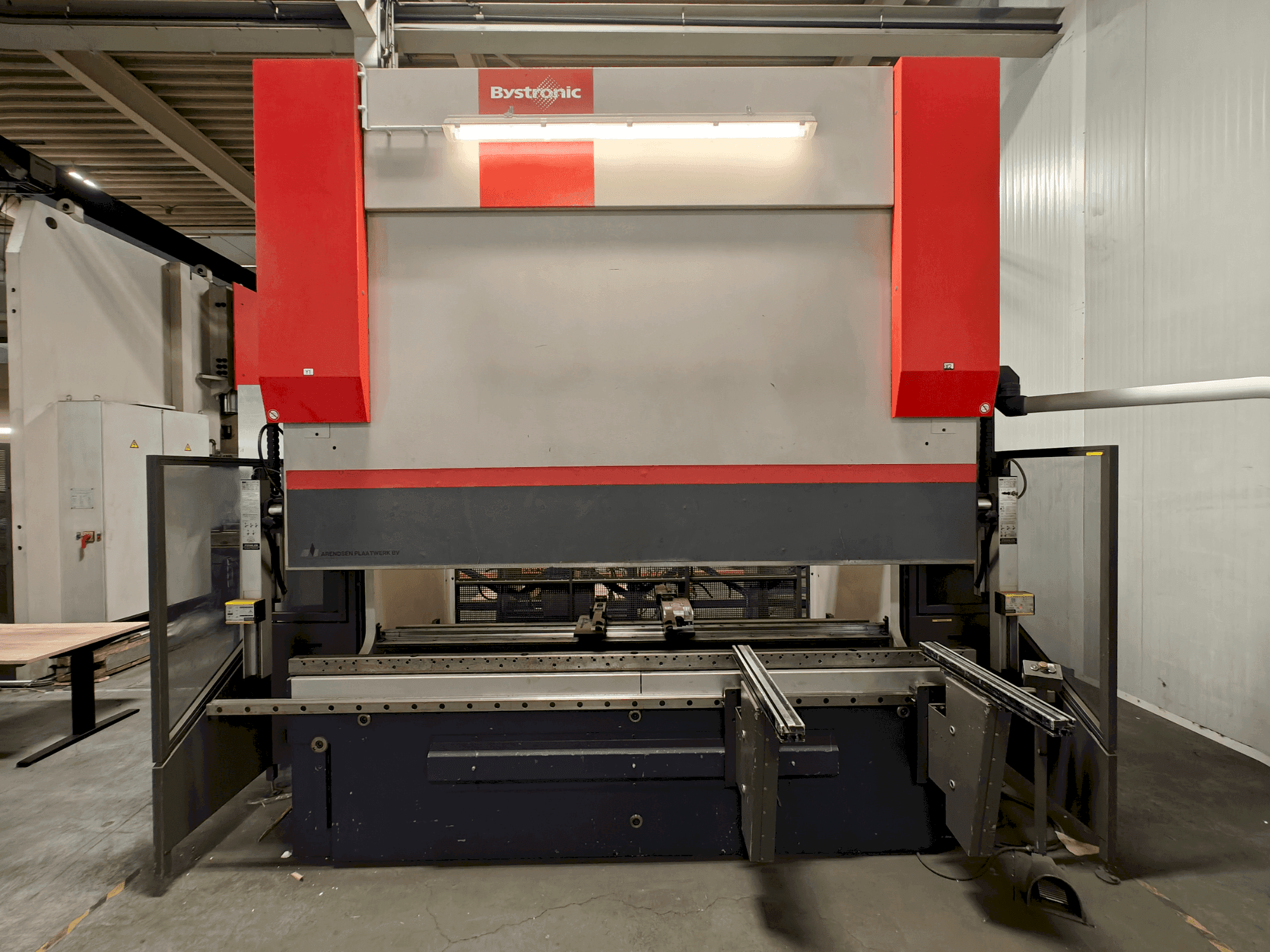 Vooraanzicht  van Bystronic Xpert100x3100  machine