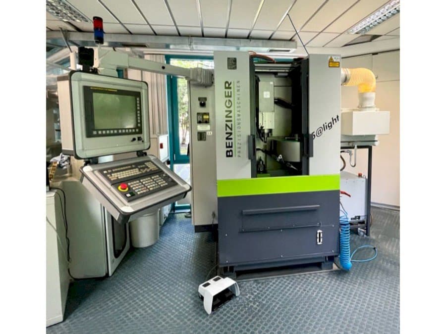 Vooraanzicht  van Benzinger 5@light  machine