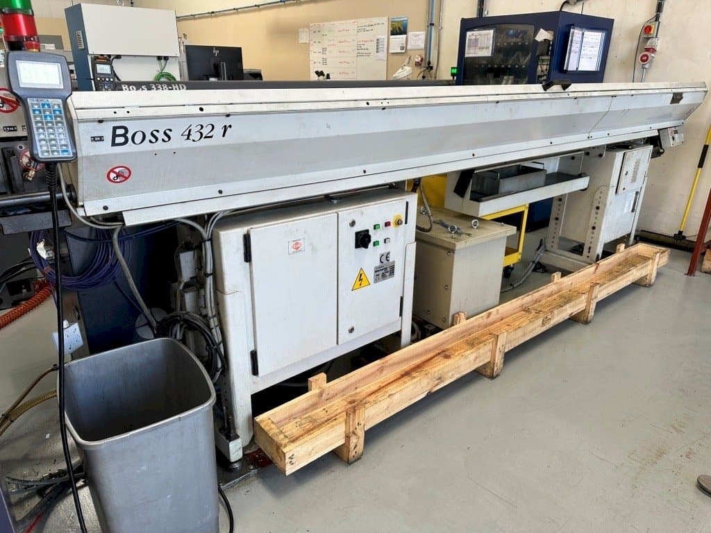 Links zicht  van Citizen M-32  machine