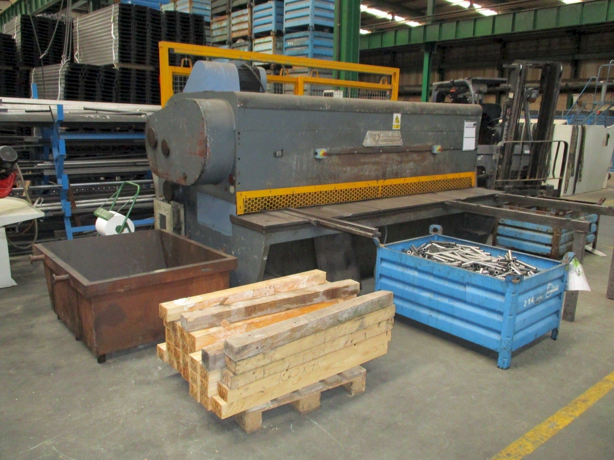 Vooraanzicht  van Taci AC-10/30  machine