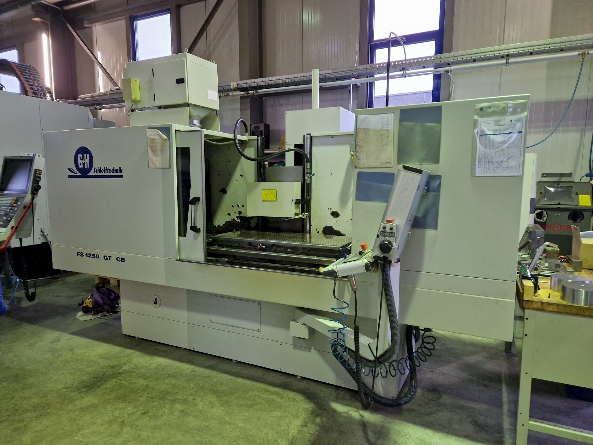 Vooraanzicht  van GEIBEL & HOTZ FS 1250 GT CB  machine