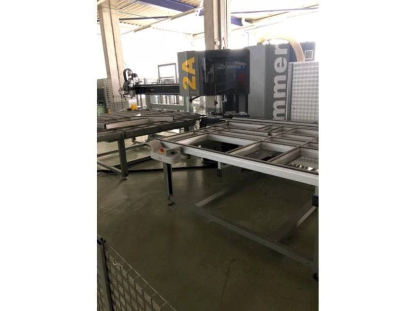 Vooraanzicht  van Emmegi TRIMMER 2A  machine