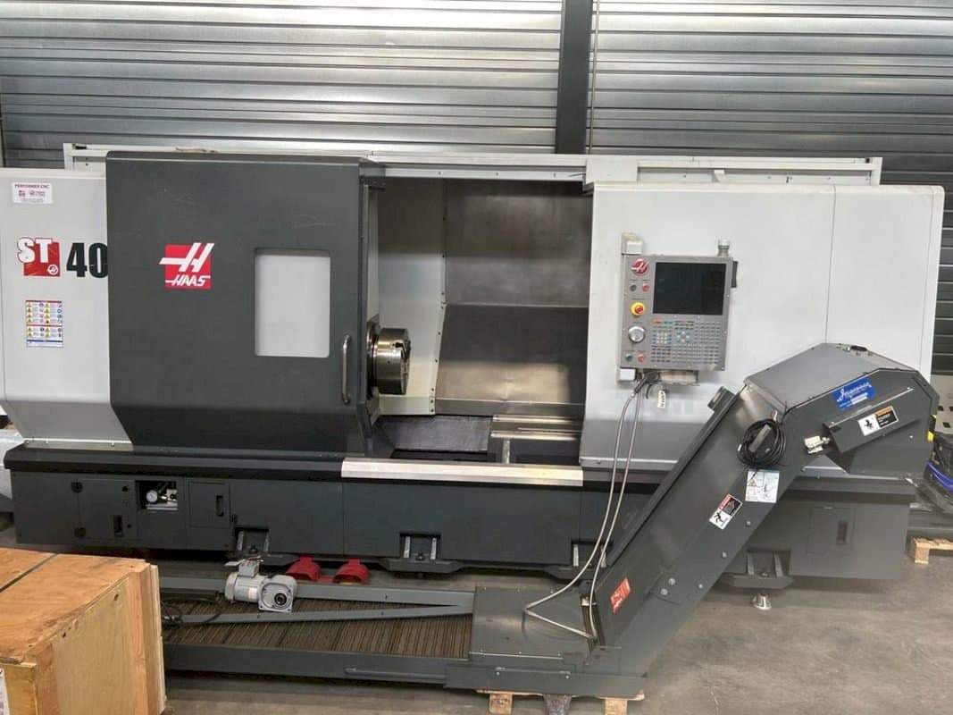 Vooraanzicht  van HAAS ST-40  machine