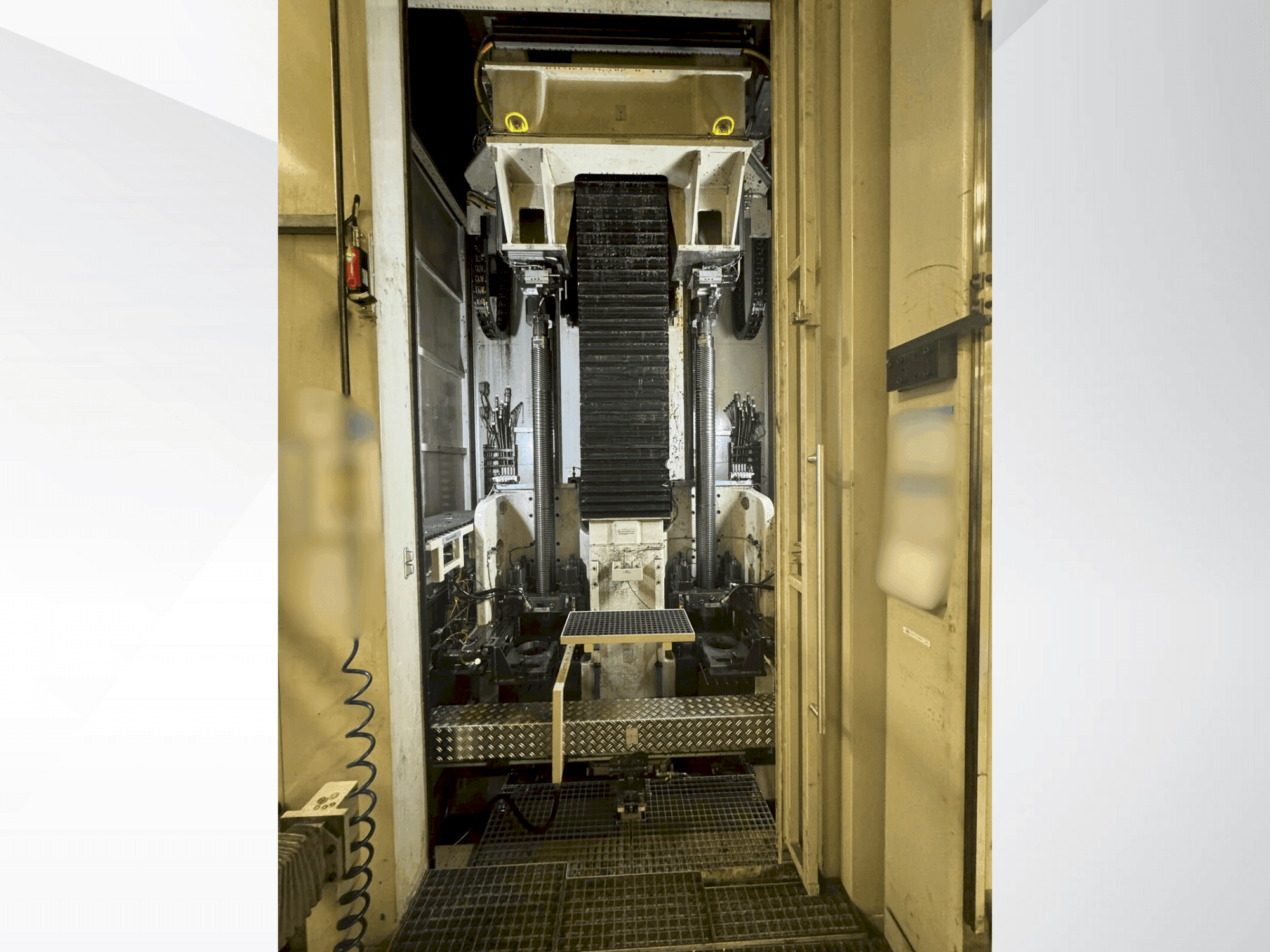 Vooraanzicht  van FORST RISH 60x2125x630  machine