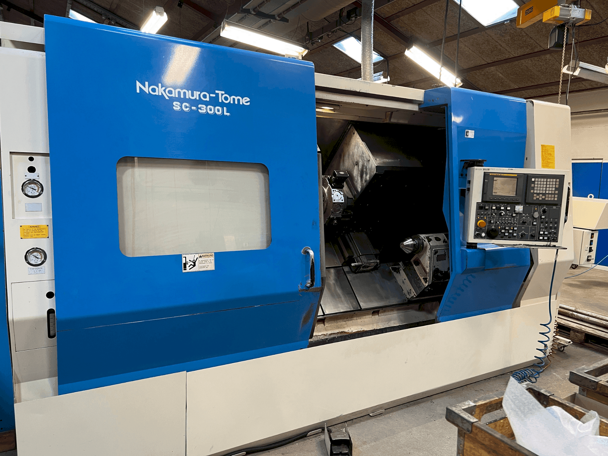 Vooraanzicht  van NAKAMURA SL 300LY  machine