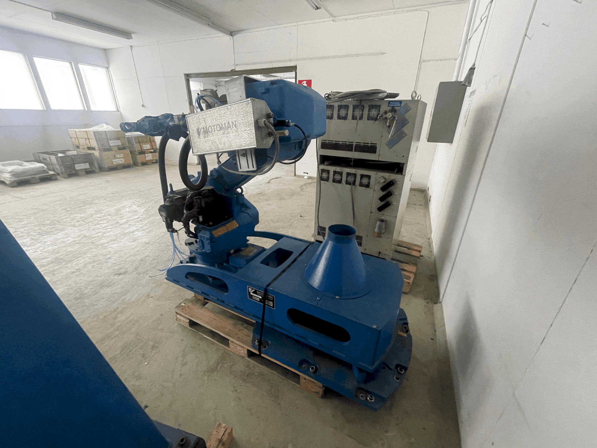 Vooraanzicht  van MOTOMAN VST 600 SX  machine