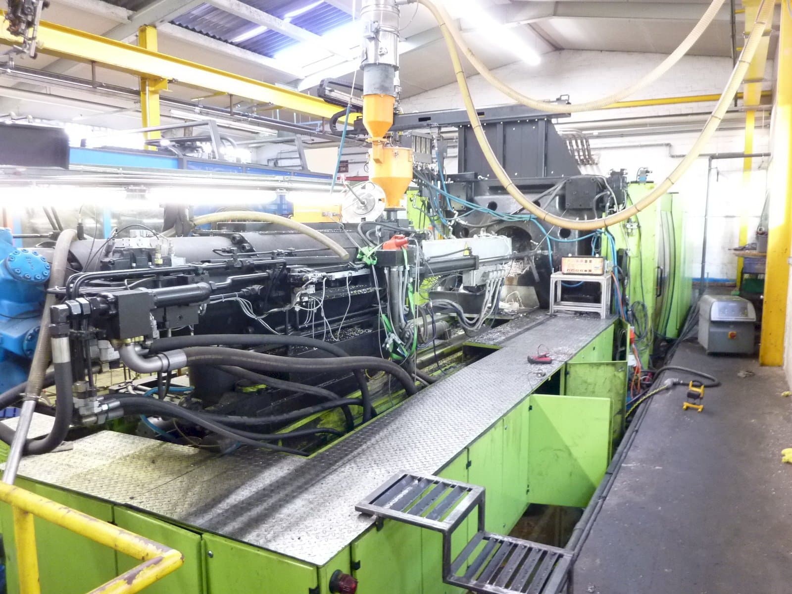 Linkerzijdeaanzicht  van ENGEL ES 10000/1300 DK  machine