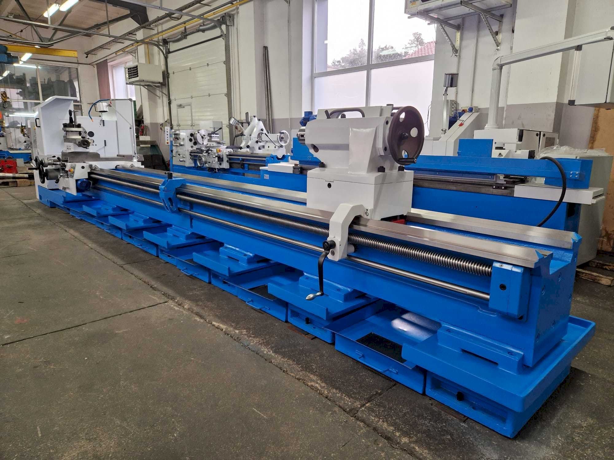 Vooraanzicht  van Poreba TPK 90 x 6000  machine