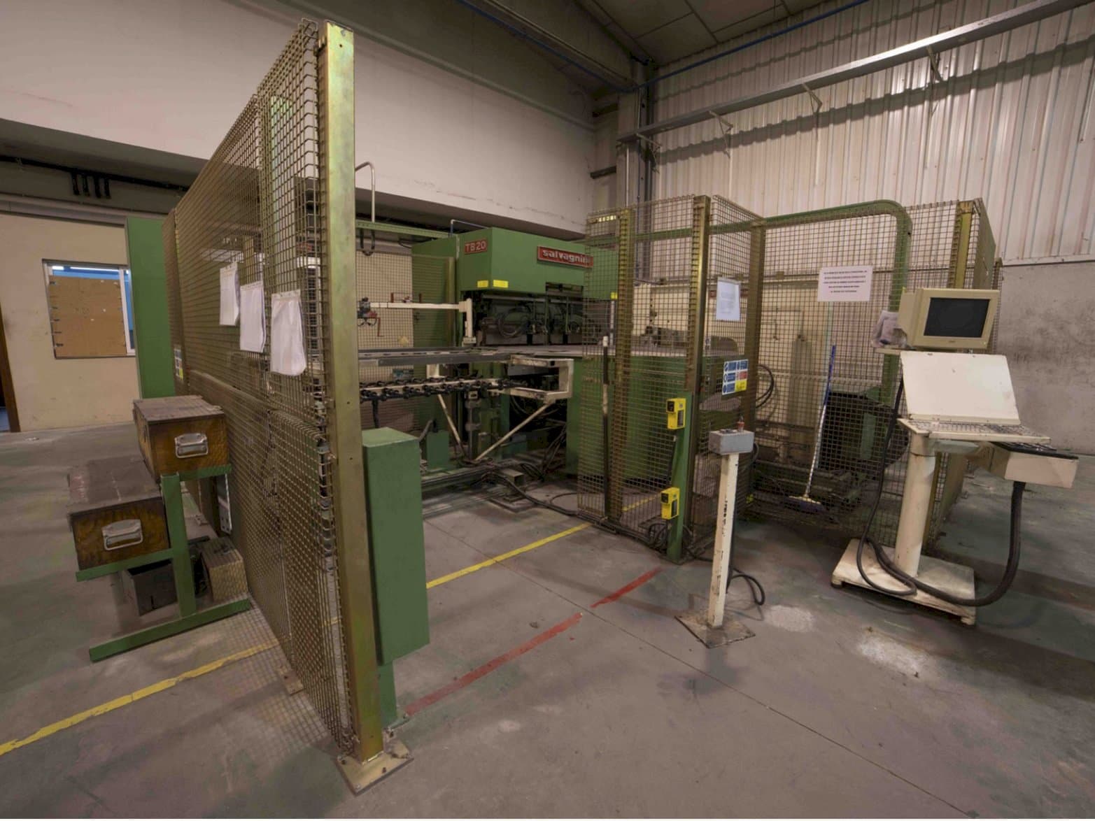 Vooraanzicht  van Salvagnini TB20  machine