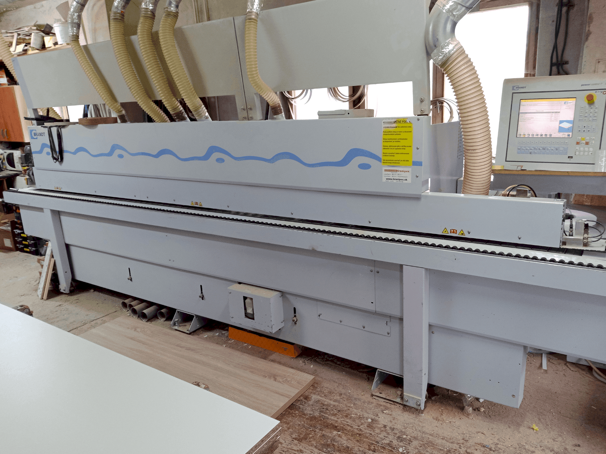 Vooraanzicht  van BRANDT Highflex 1440  machine