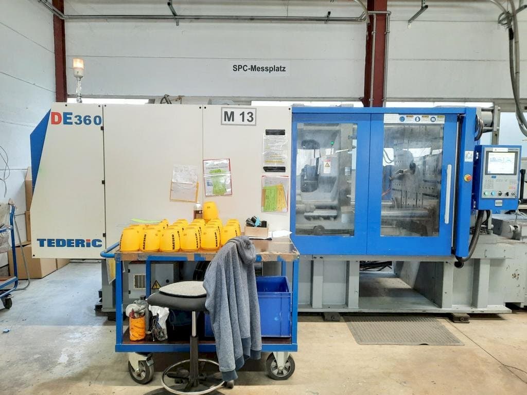 Vooraanzicht van TEDERIC DE360 machine