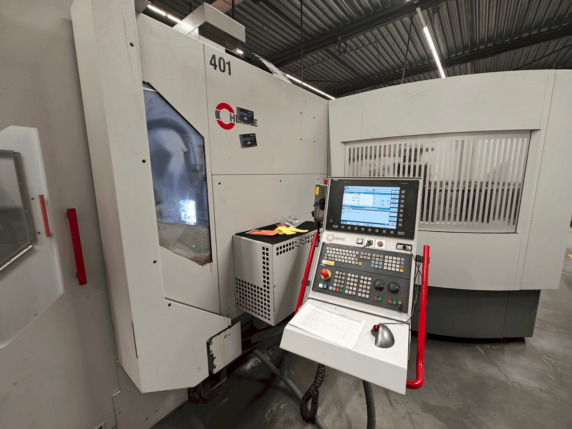 Vooraanzicht  van HERMLE C 40 U  machine