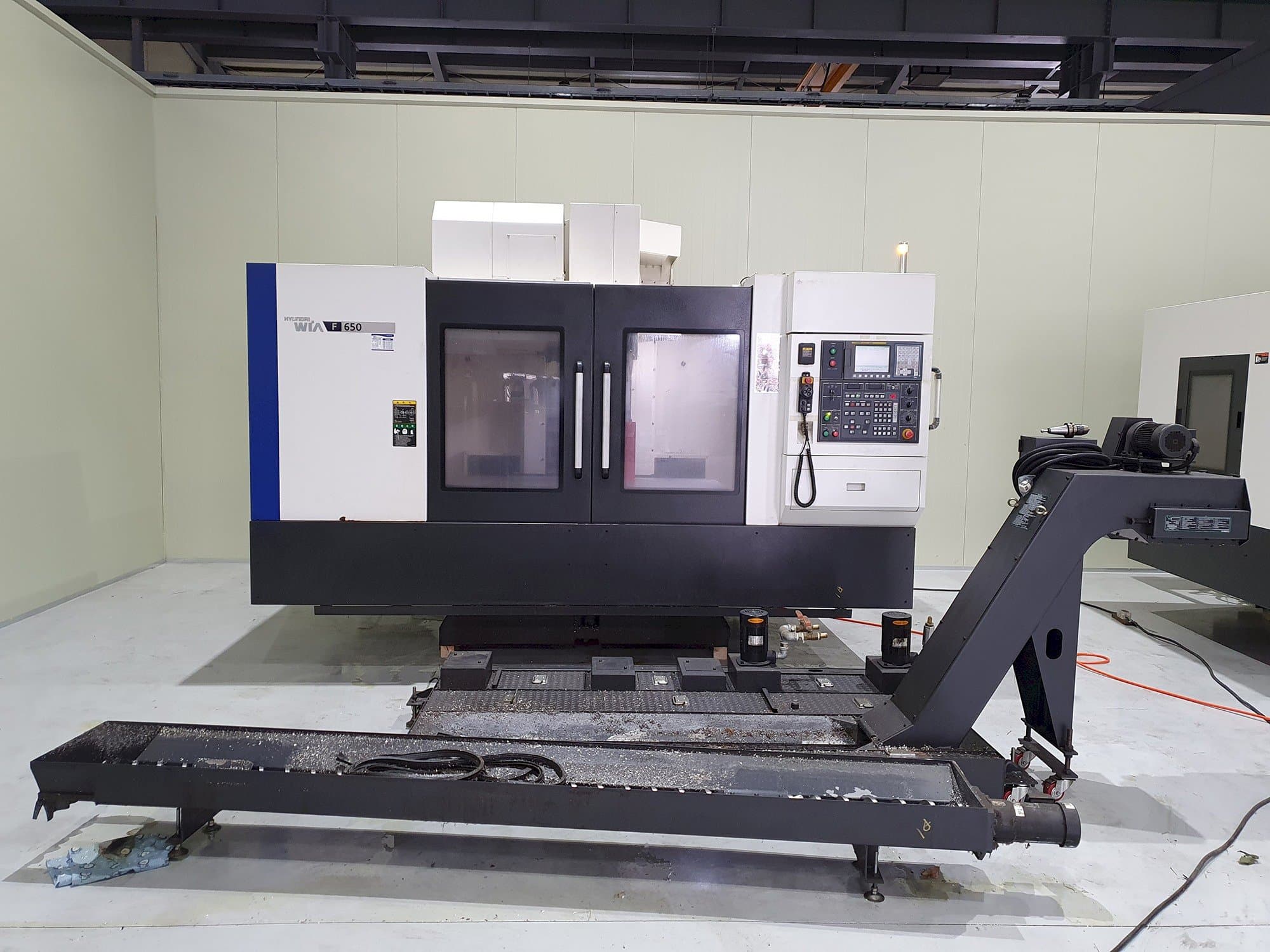 Vooraanzicht van Hyundai Wia F650 machine