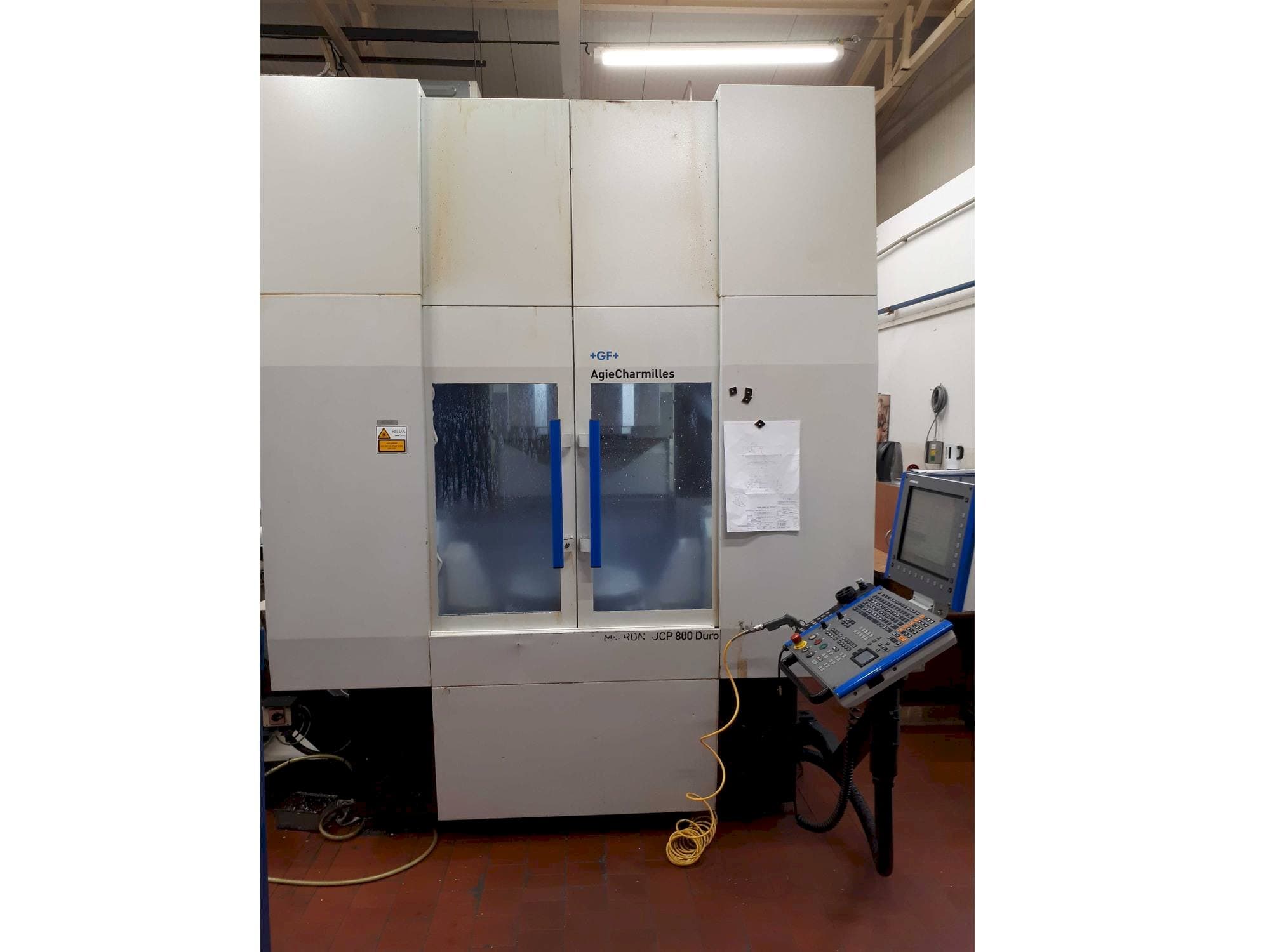 Vooraanzicht  van GF Mikron UCP 800 Duro  machine