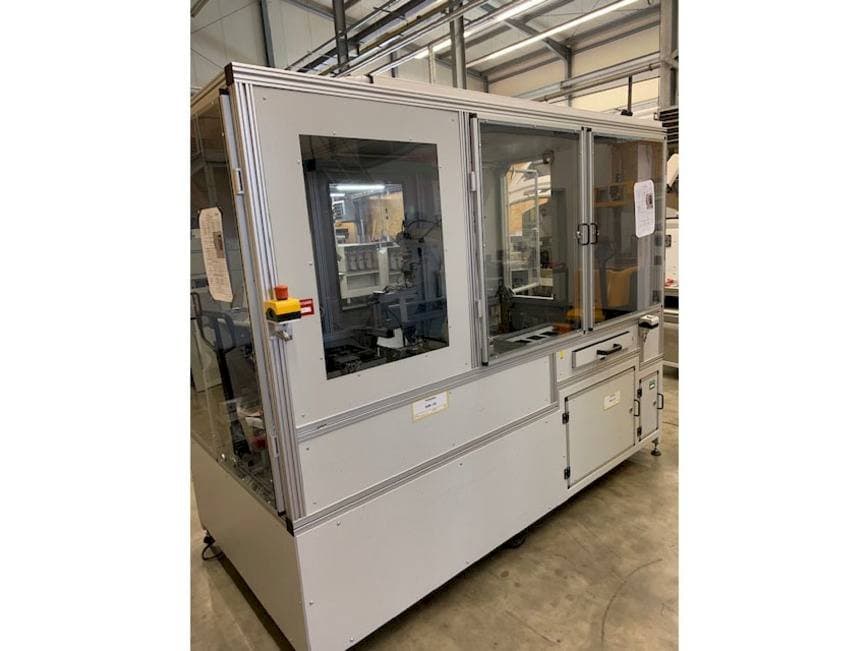 Linkerzijdeaanzicht  van SEHO Robot cell sorting station  machine