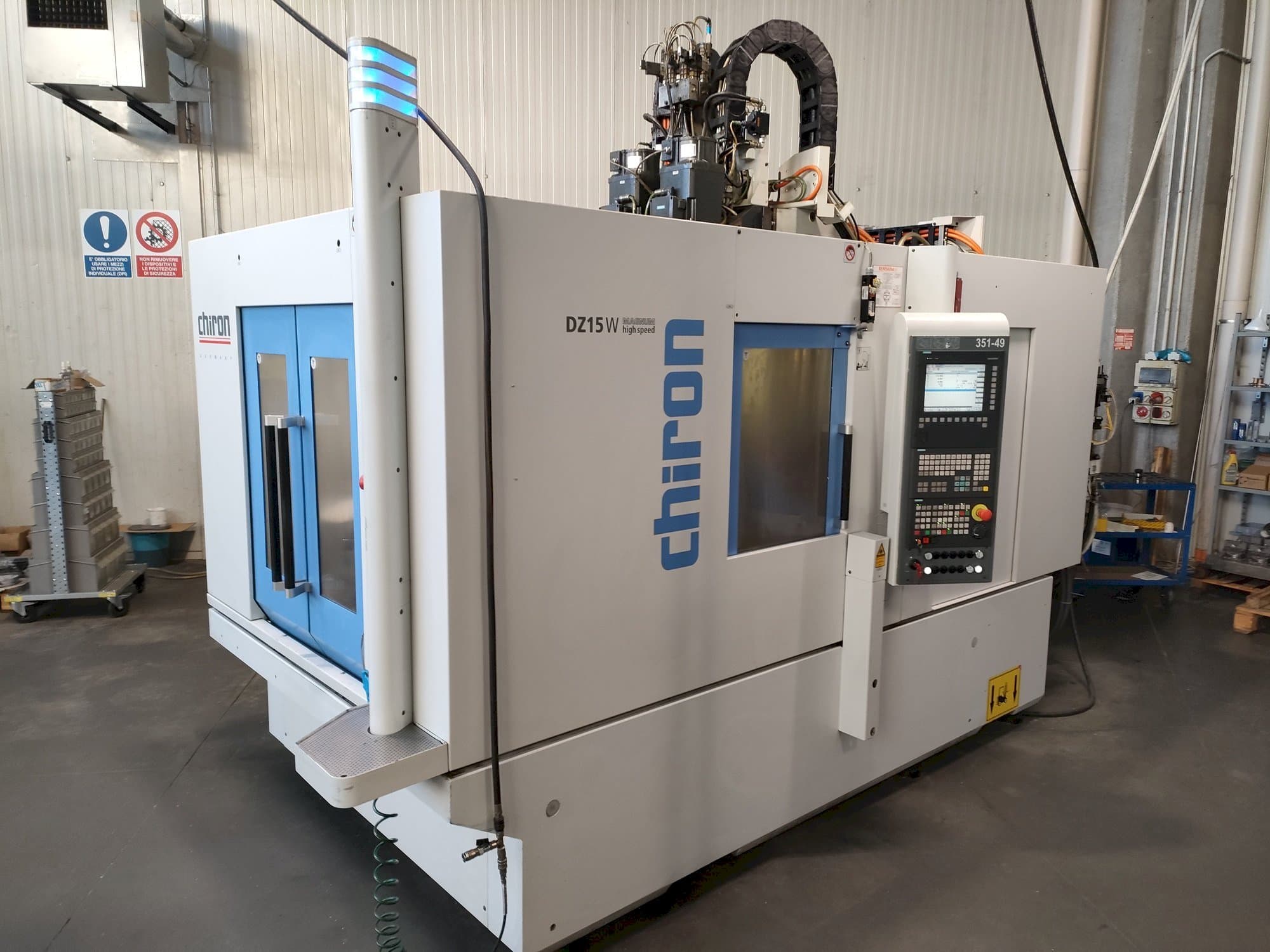 Vooraanzicht  van CHIRON DZ15W MAGNUM HS  machine