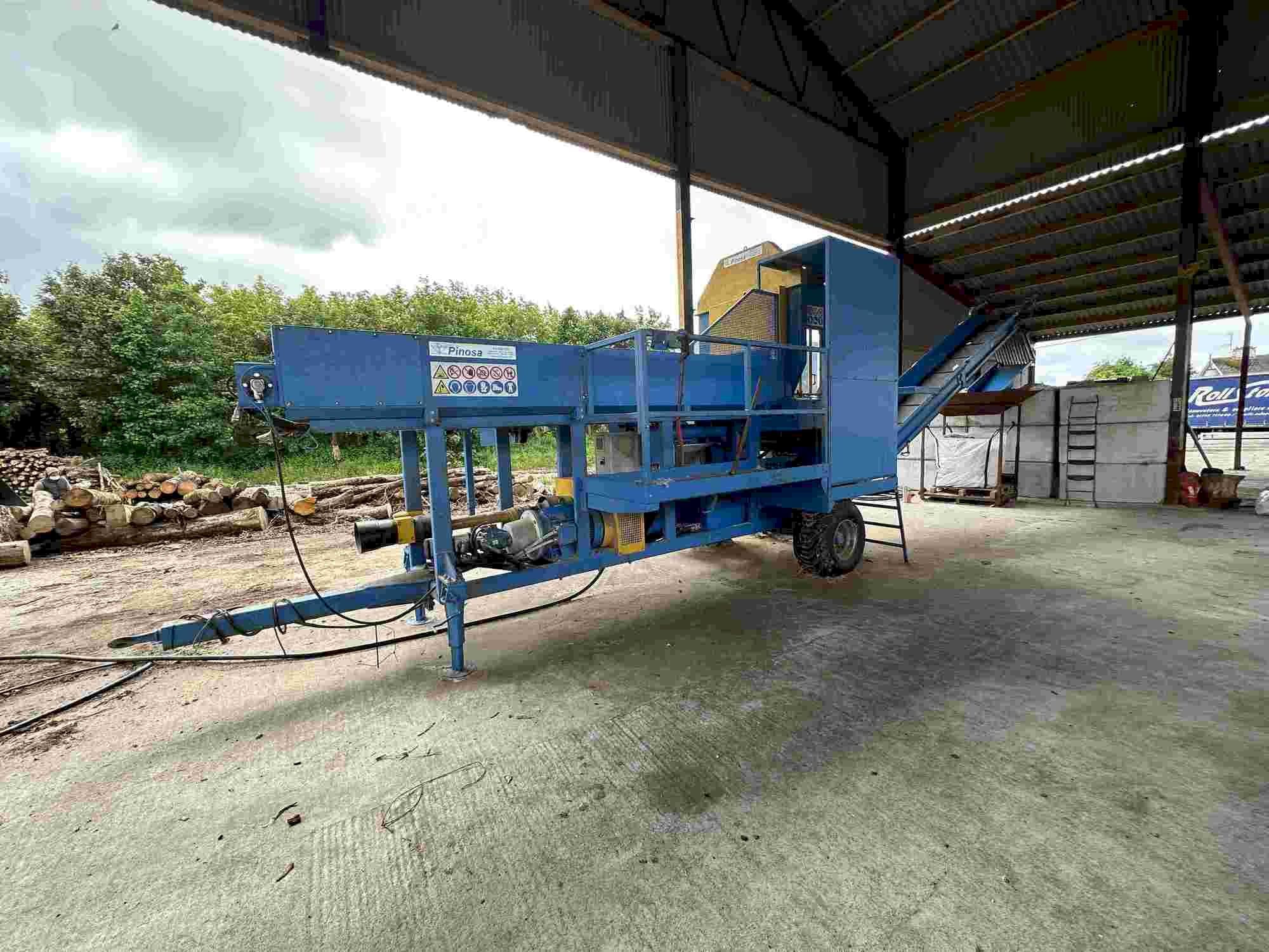 Vooraanzicht  van PINOSA CPE 1200  machine