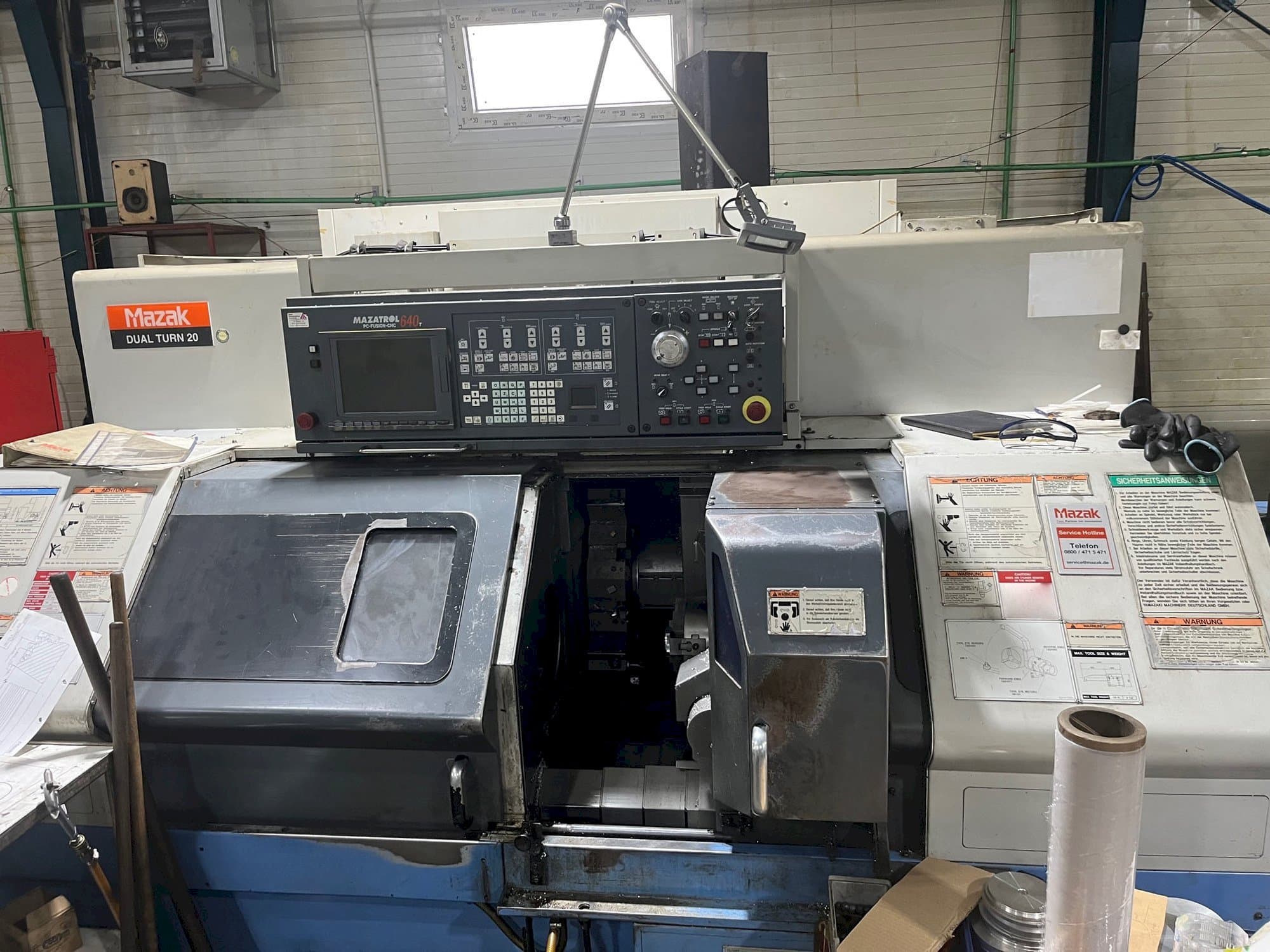 Vooraanzicht  van Mazak Dual Turn 20  machine