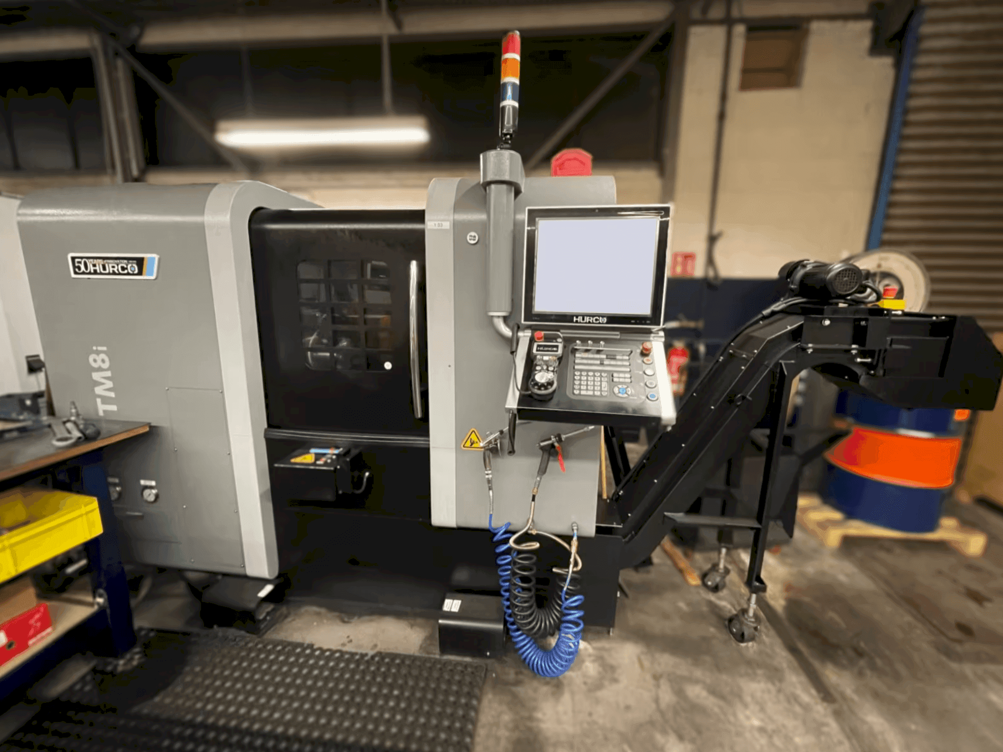 Vooraanzicht  van Hurco TM8i  machine