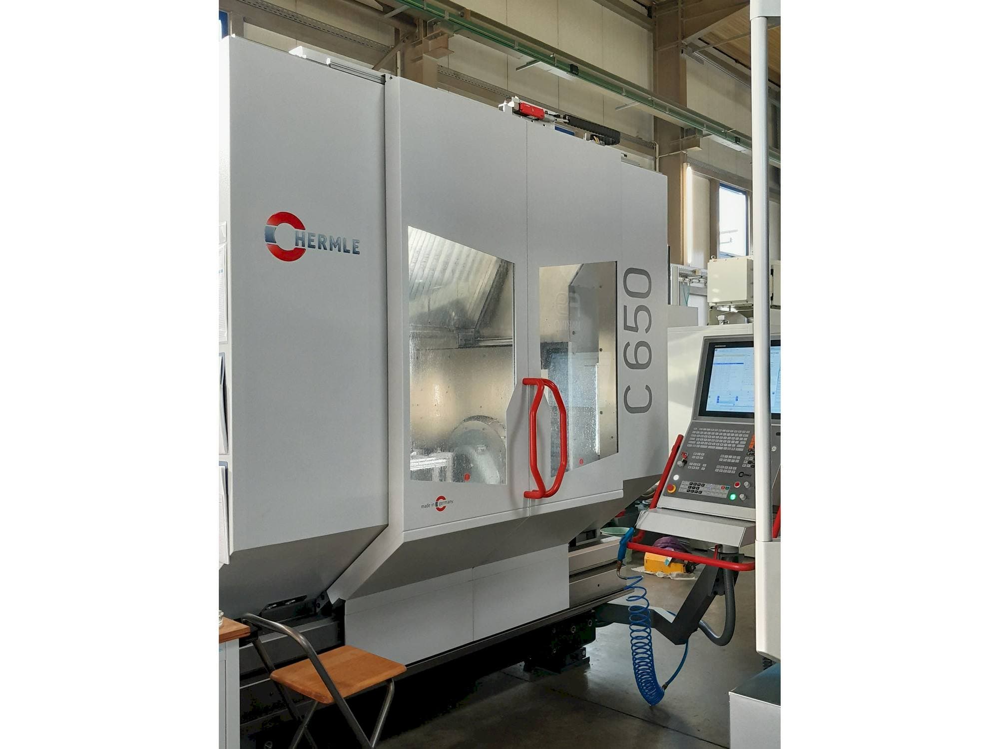 Vooraanzicht  van HERMLE C650 U  machine